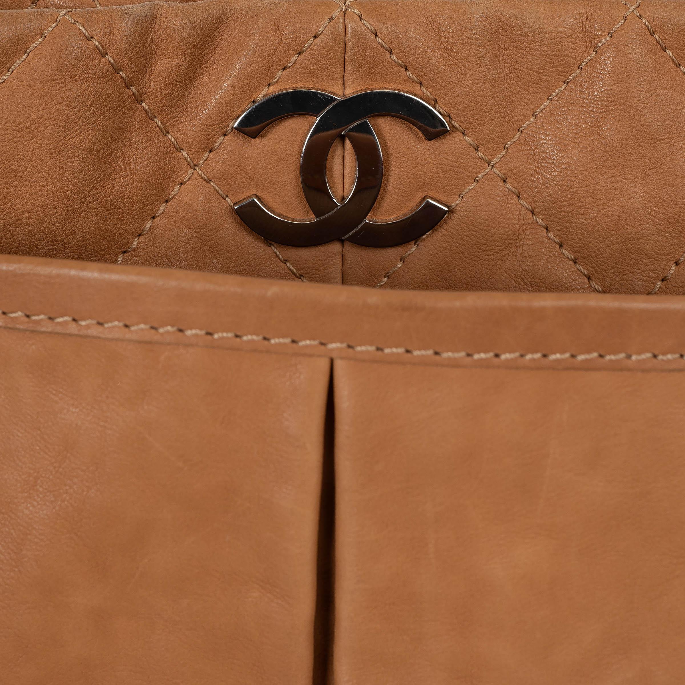CHANEL tan leather 11C NATURAL BEAUTY Shopper Tote Bag For Sale 2