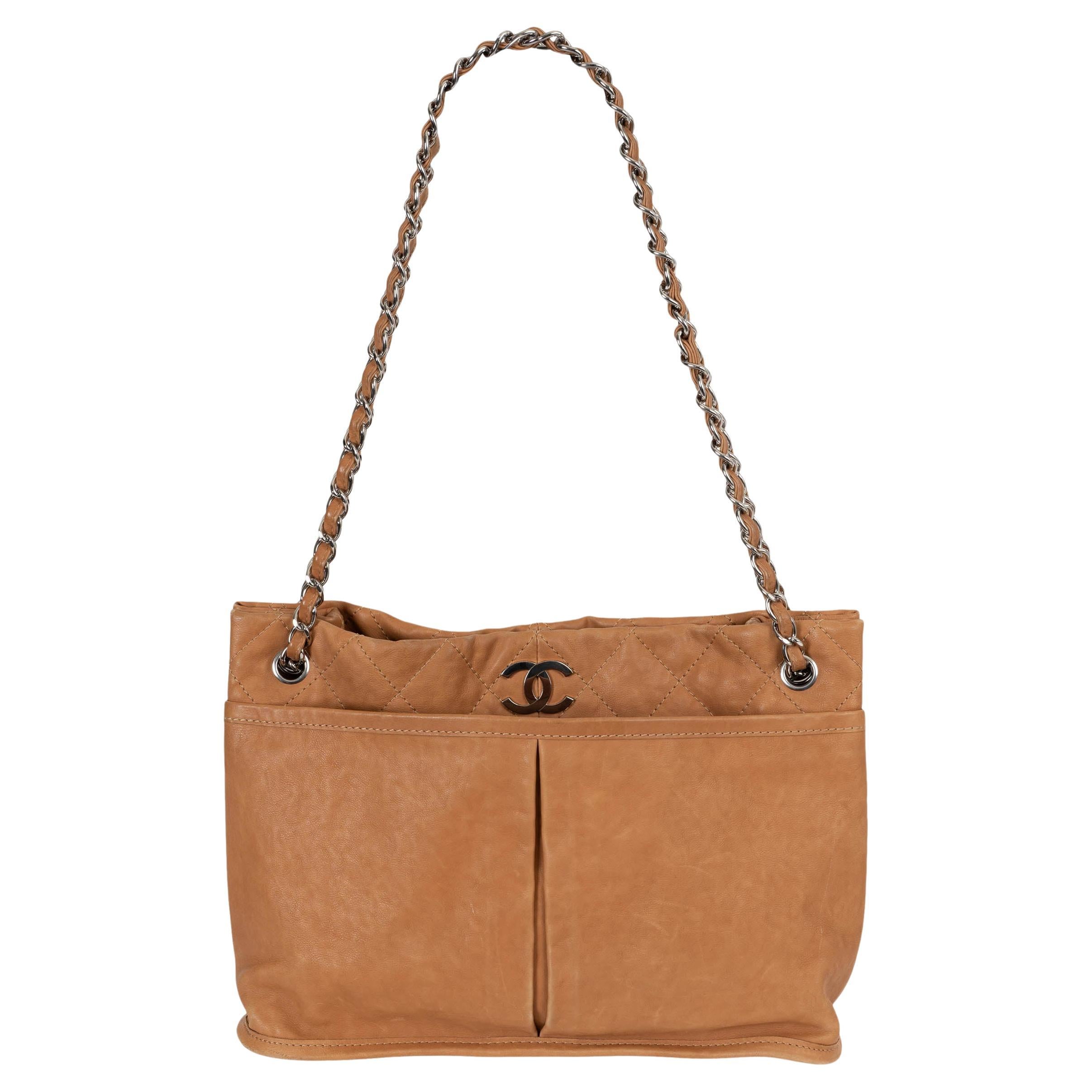 Did Chanel invent the shoulder bag?