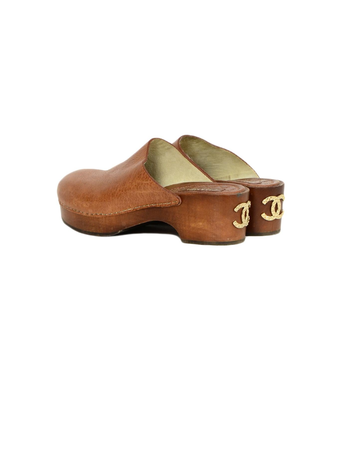 tan clogs