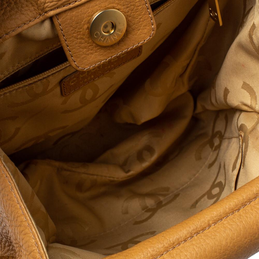 Chanel Tan Weiches genarbtes Leder CC Holzgriff Tasche 3