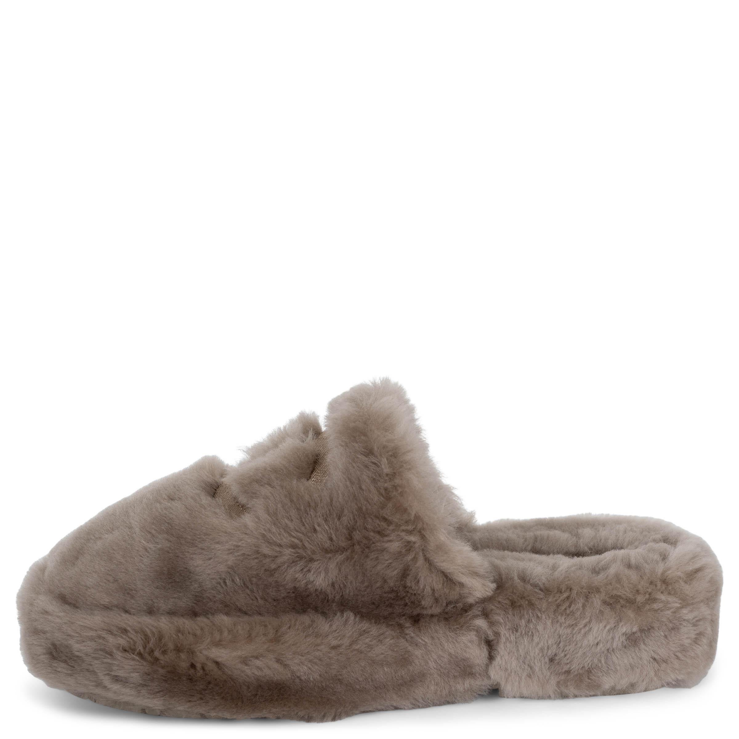 CHANEL taupe 24B SHEARLING Pantoffeln & Beutel Schuhe 37 passen 38 (Grau) im Angebot