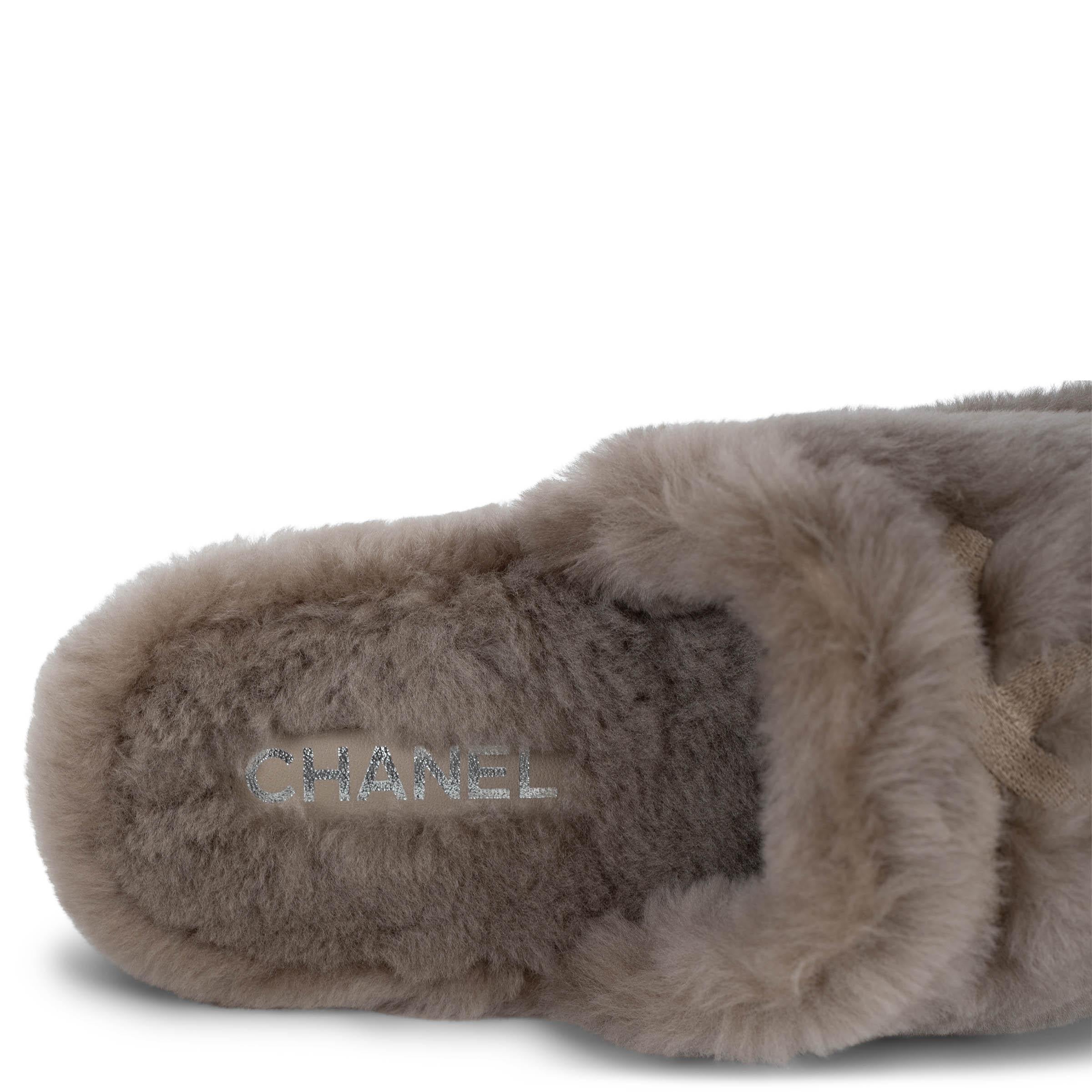 CHANEL taupe 24B SHEARLING Pantoffeln & Beutel Schuhe 37 passen 38 im Angebot 3