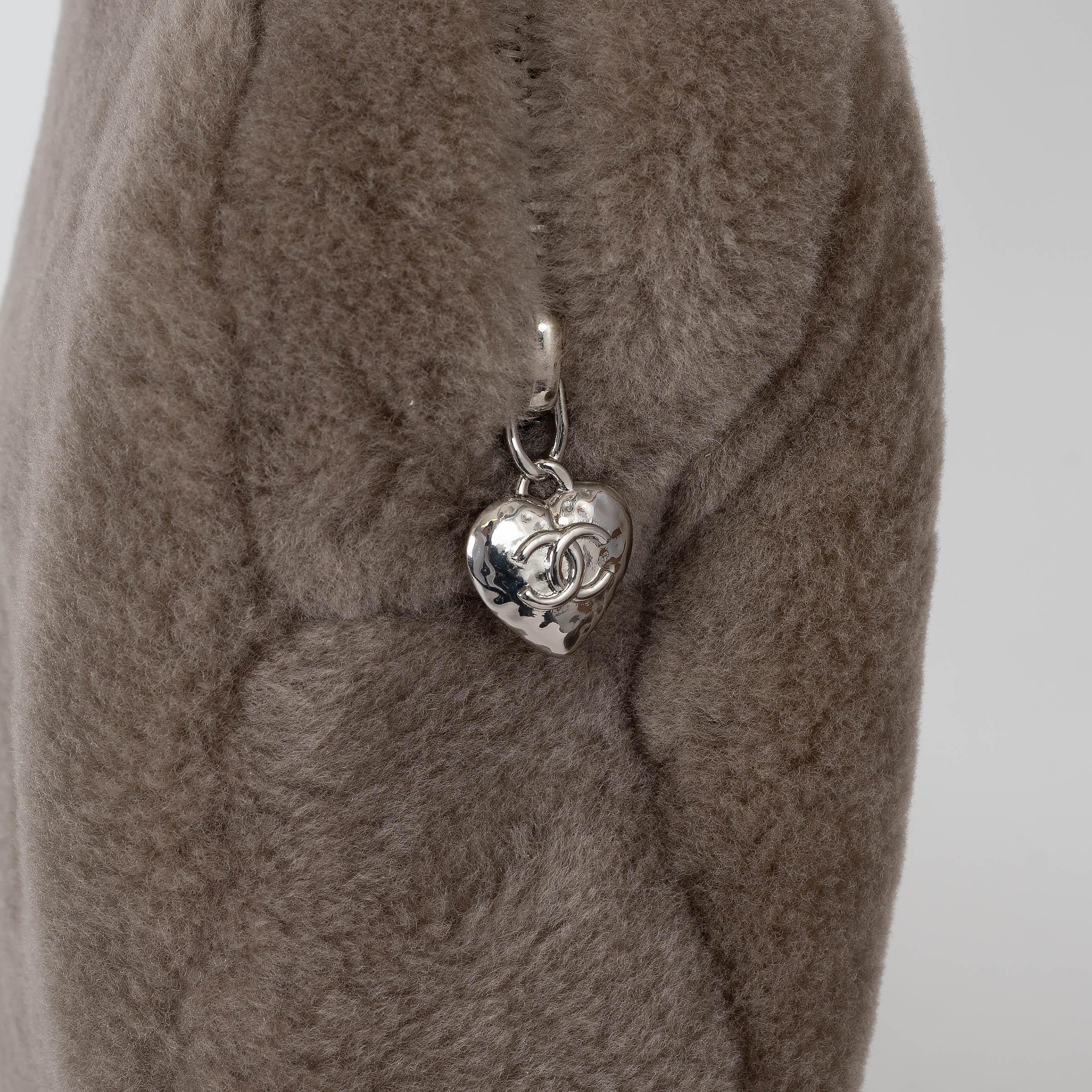 CHANEL taupe 24B SHEARLING Pantoffeln & Beutel Schuhe 37 passen 38 im Angebot 5