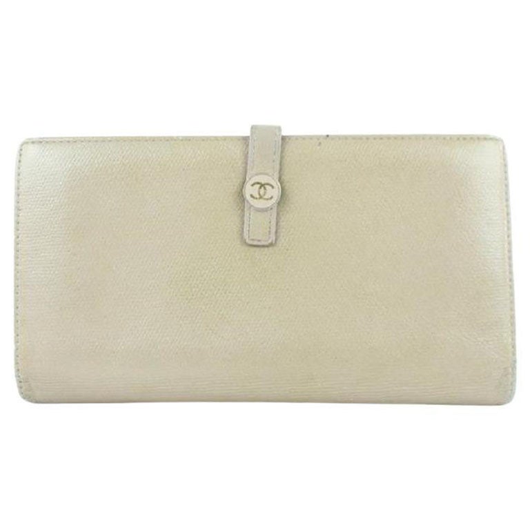 Chanel - Portefeuille long taupe Cc Button Line bifold 11cz1005