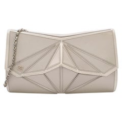 Chanel Taupe Geometrische Clutch Tasche mit Schulterriemen