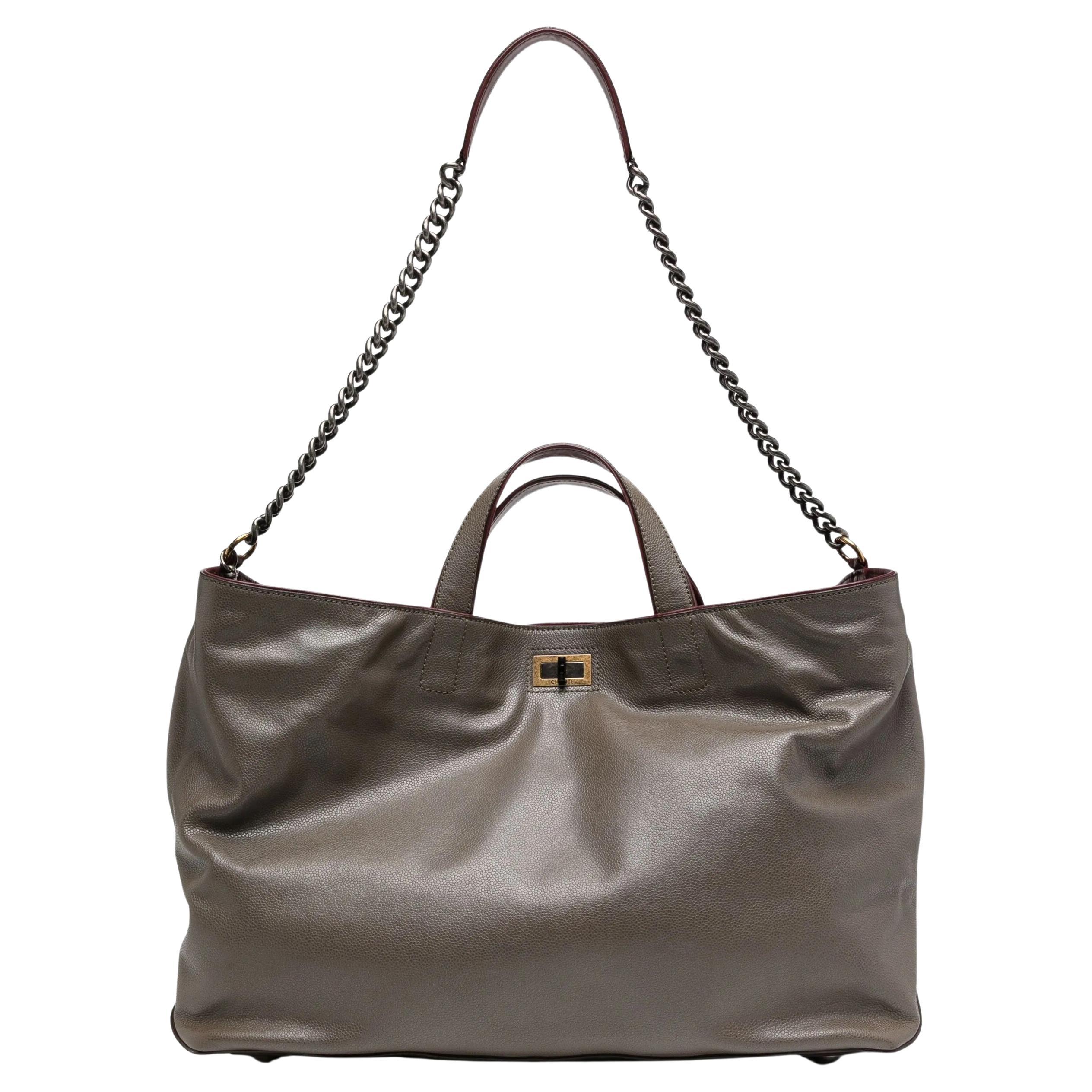Chanel Bolso Tote Mademoiselle Reissue Gris Topo en venta