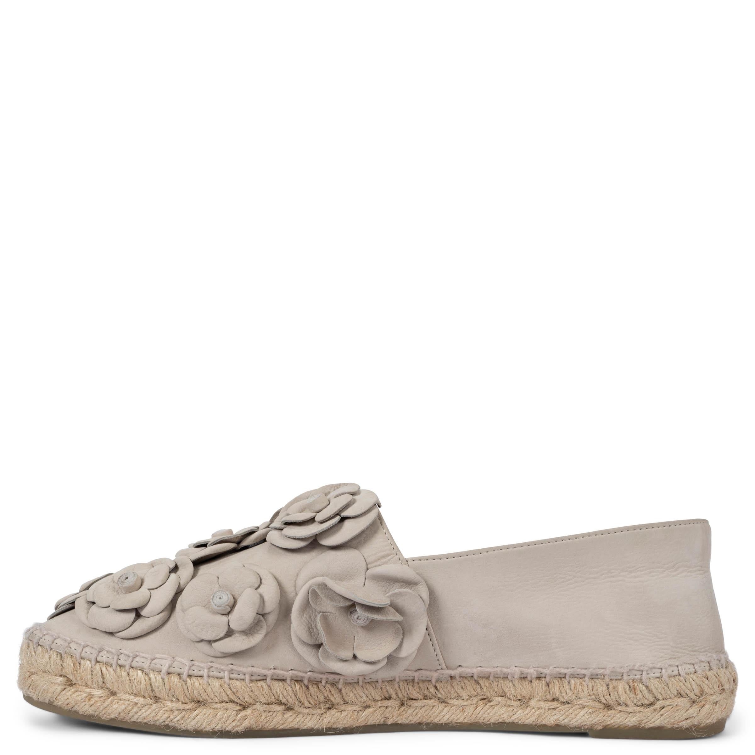 Beige CHANEL taupe leather 17C CUBA CAMELLIA Espadrilles Flats Shoes 42 fit 41 For Sale
