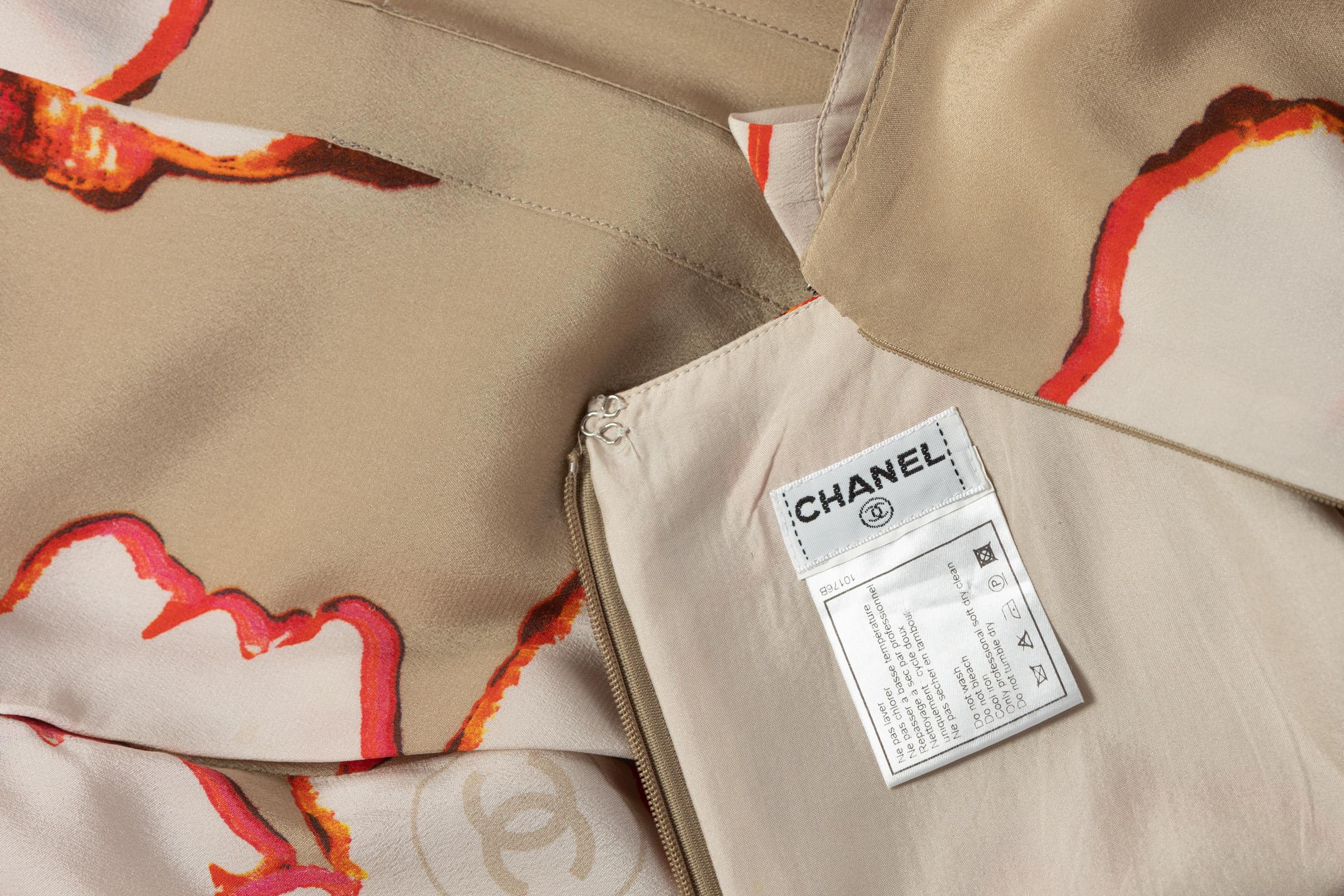 Chanel Taupe Silk Sleeveless Faces Print Dress Collectors Spring 2000 For Sale 1