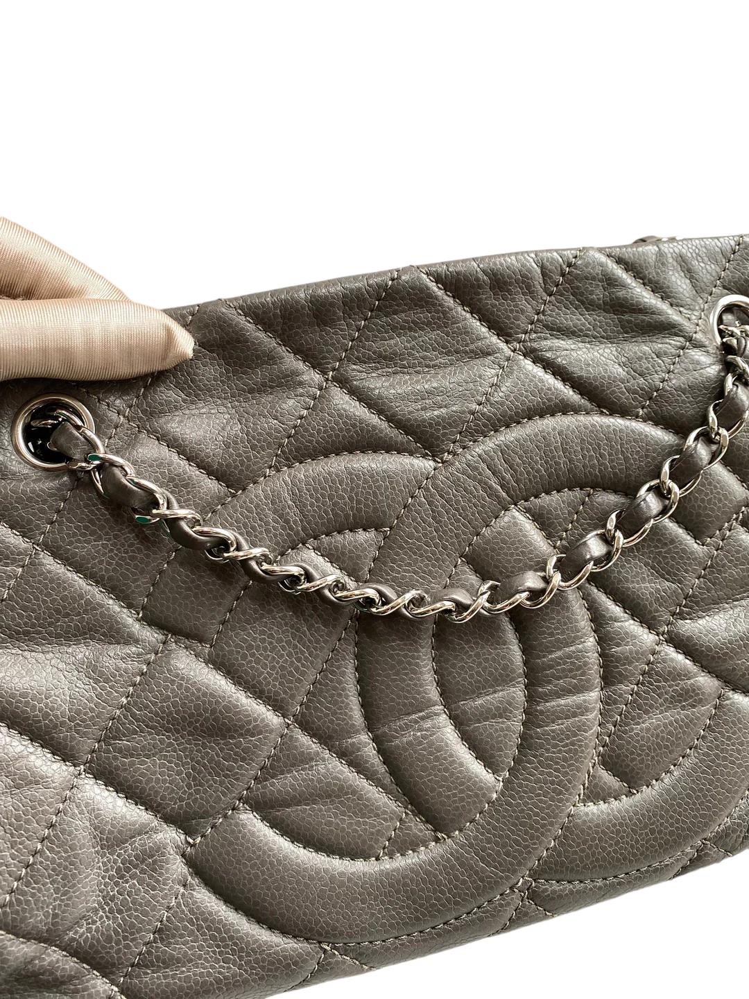 Chanel Tote Bag in Taupe  im Angebot 7