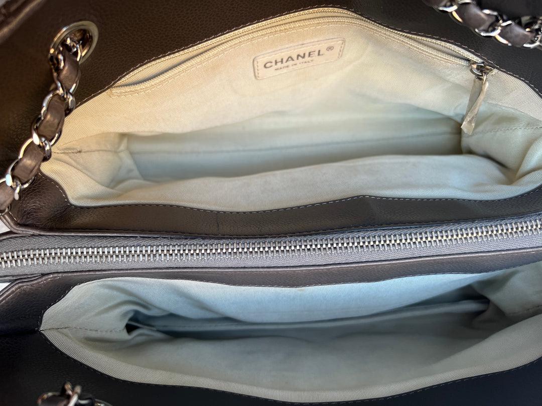 Noir Chanel Taupe Tote Bag  en vente