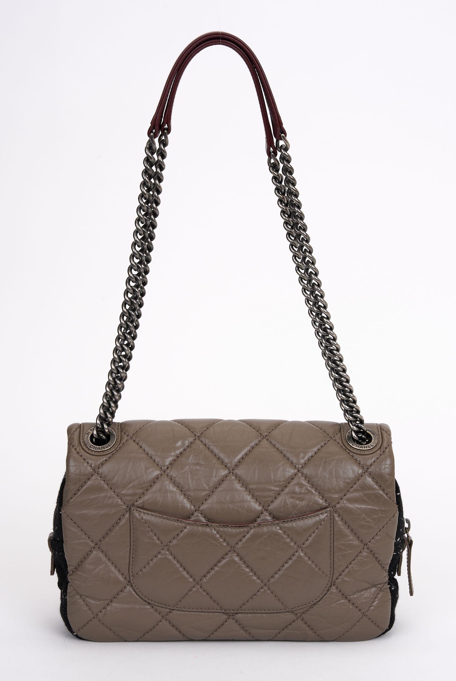 Chanel Taupe Tweed Portobello Flap Bag In Excellent Condition For Sale In West Hollywood, CA