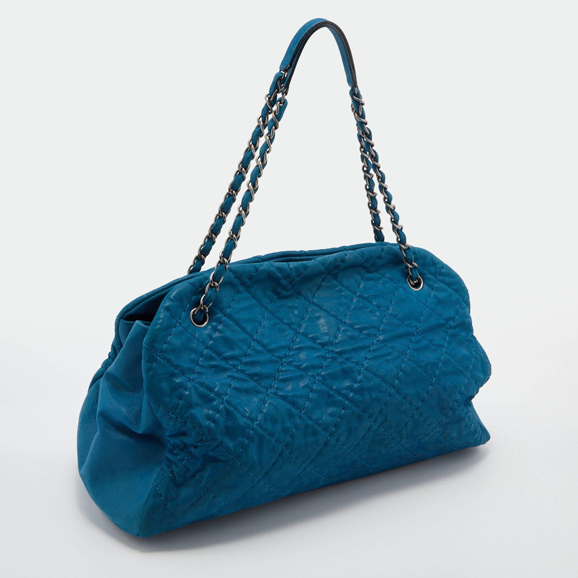 Chanel Blaue Schal-Tasche aus gestepptem Leder Just Mademoiselle im Angebot 1
