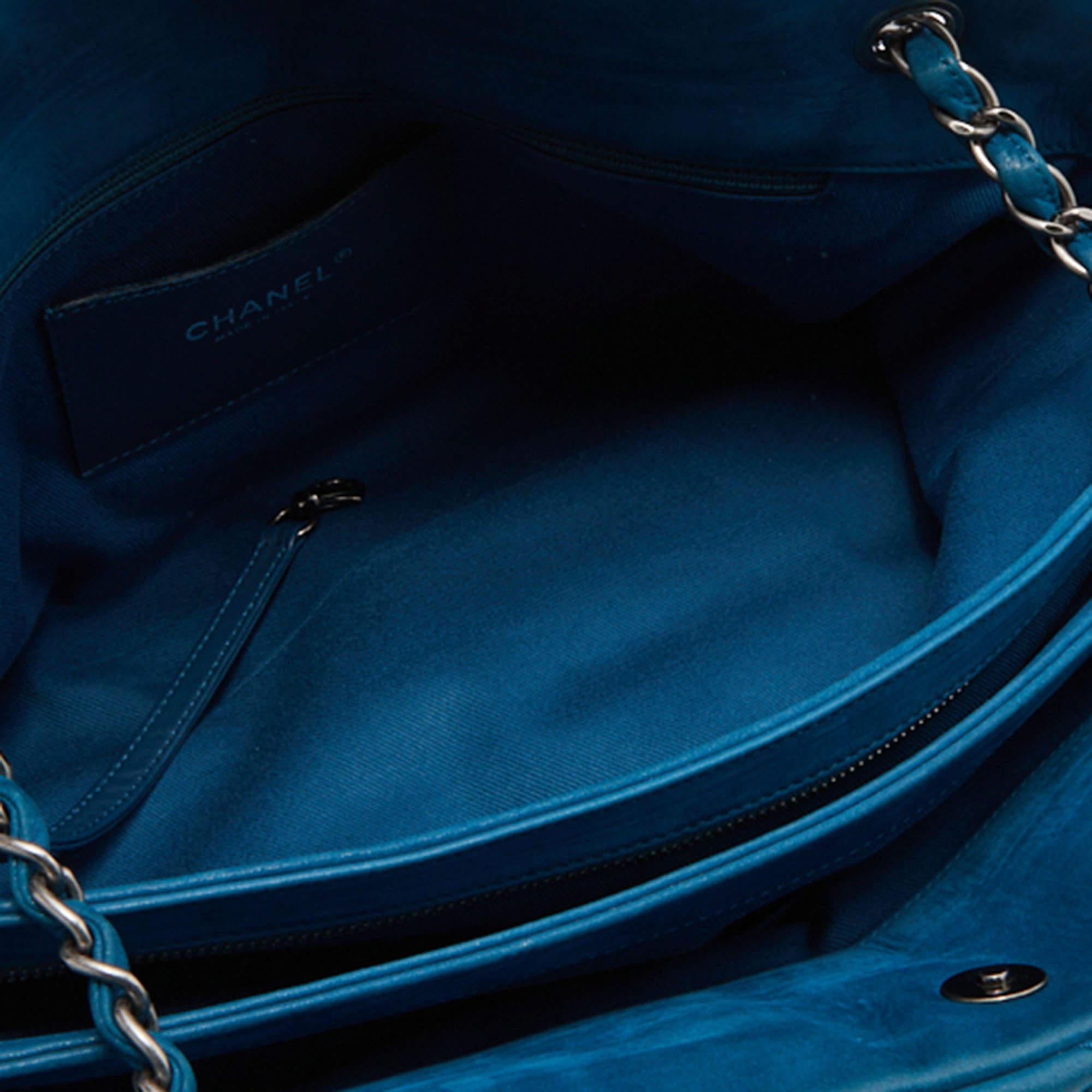 Chanel Blaue Schal-Tasche aus gestepptem Leder Just Mademoiselle im Angebot 3