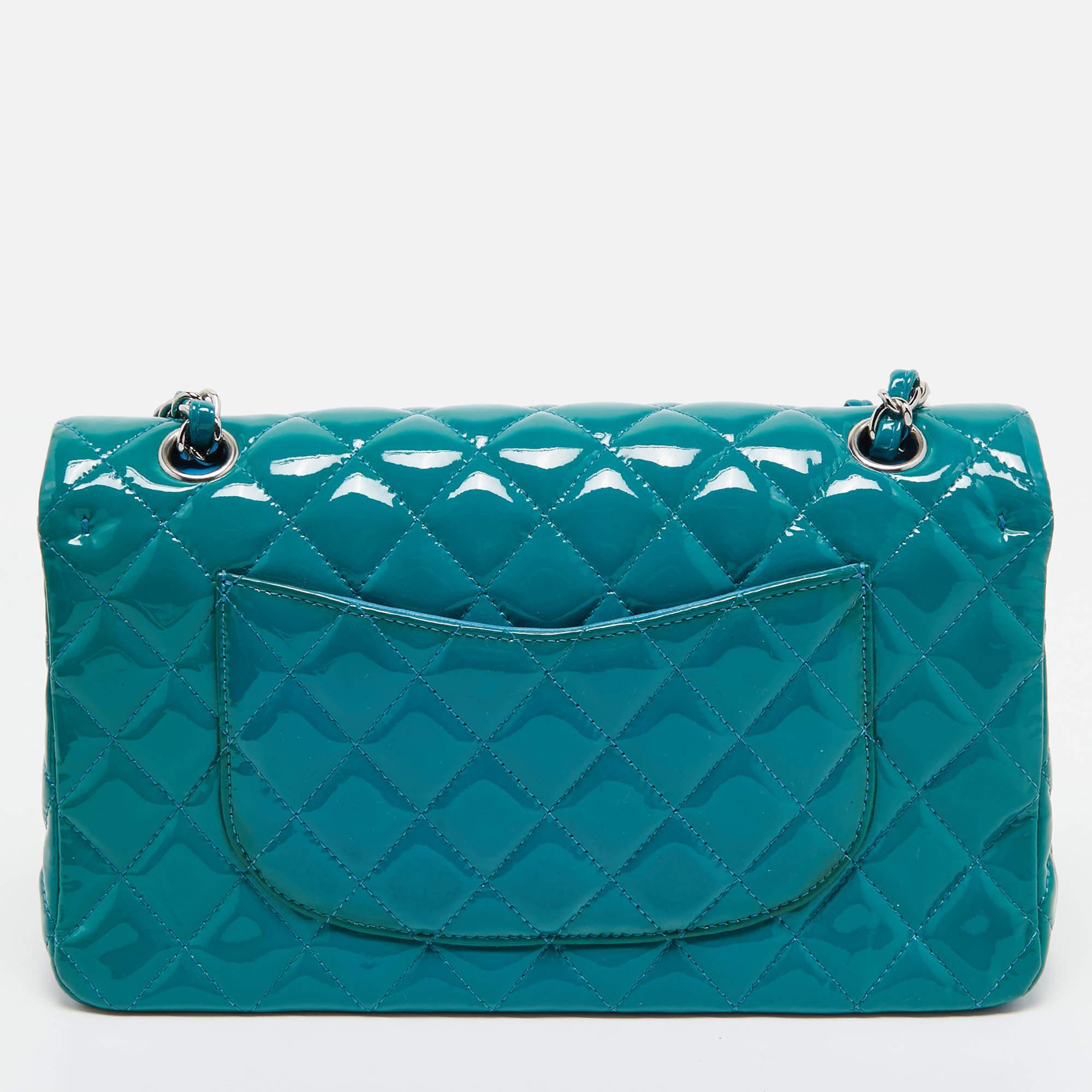 Designer bags are ideal companions for ample occasions! Here we have a fashion-meets-functionality piece crafted with precision. It has been equipped with a well-sized interior that can easily fit all your essentials.

Includes: Authenticity Card