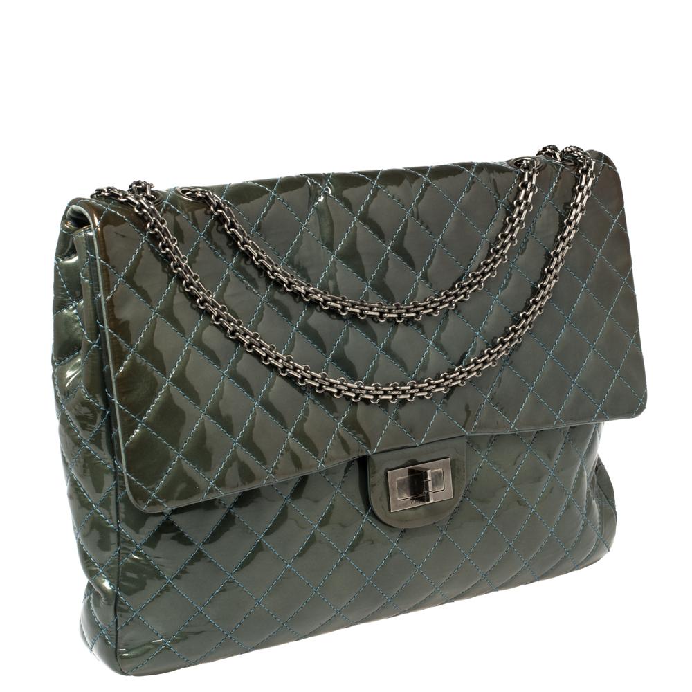 Chanel Teal Blue Quilted Patent Leather XL Maxi Reissue Flap Bag In Good Condition In Dubai, Al Qouz 2