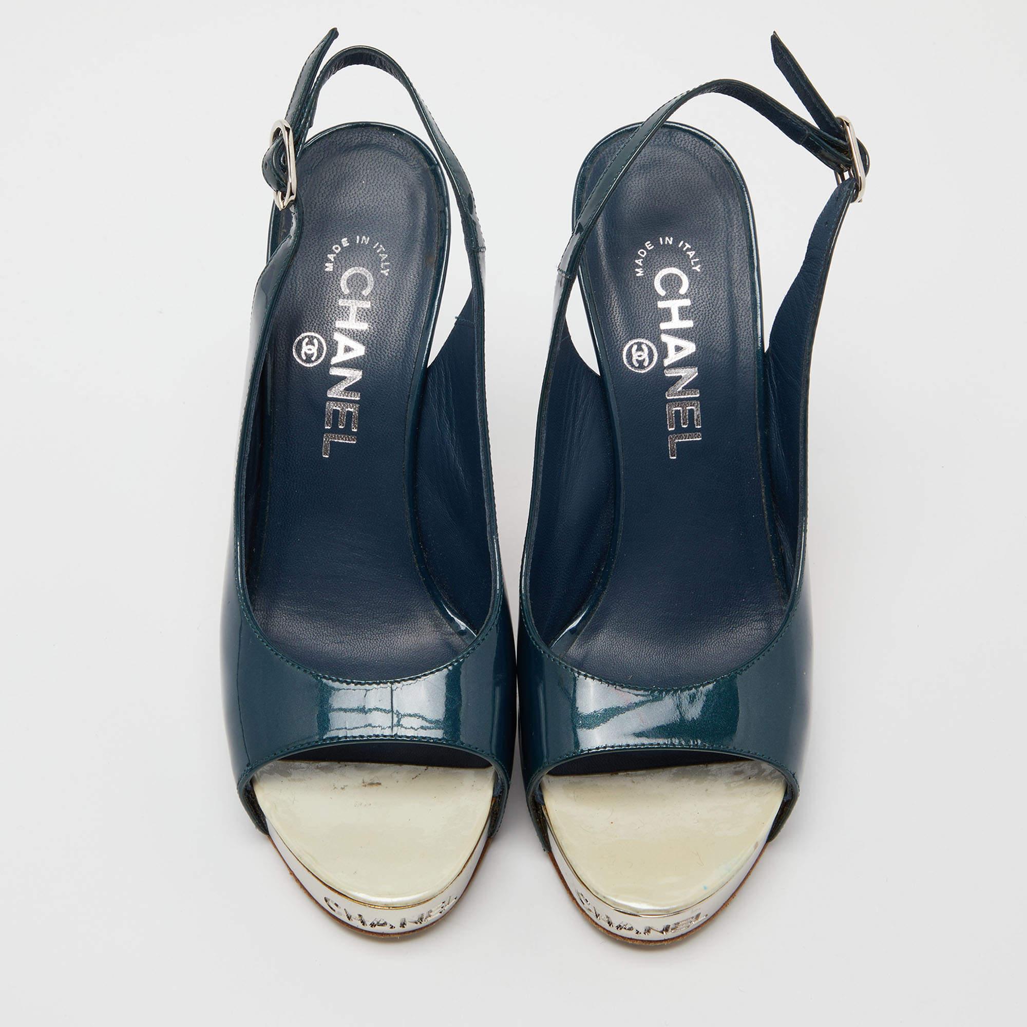 Chanel Teal Green Patent Leather Open Toe Platform Slingback Sandals Size 38 In Fair Condition In Dubai, Al Qouz 2