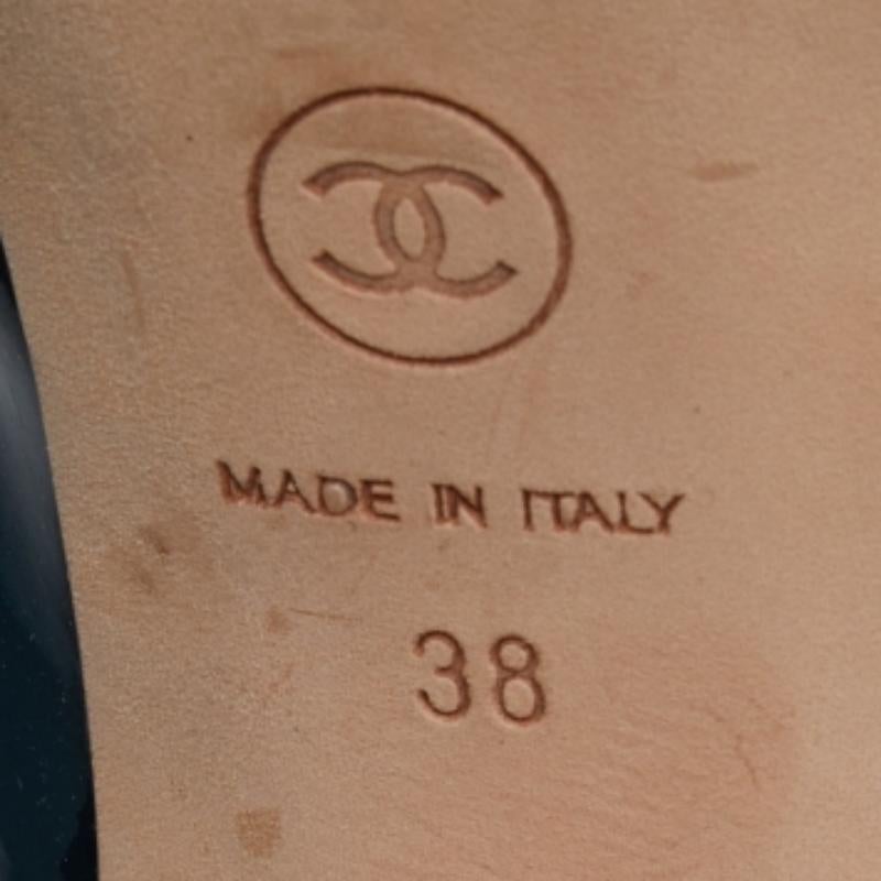 Chanel Sandalias de charol verde turquesa con plataforma abierta en los dedos talla 38 en venta 3