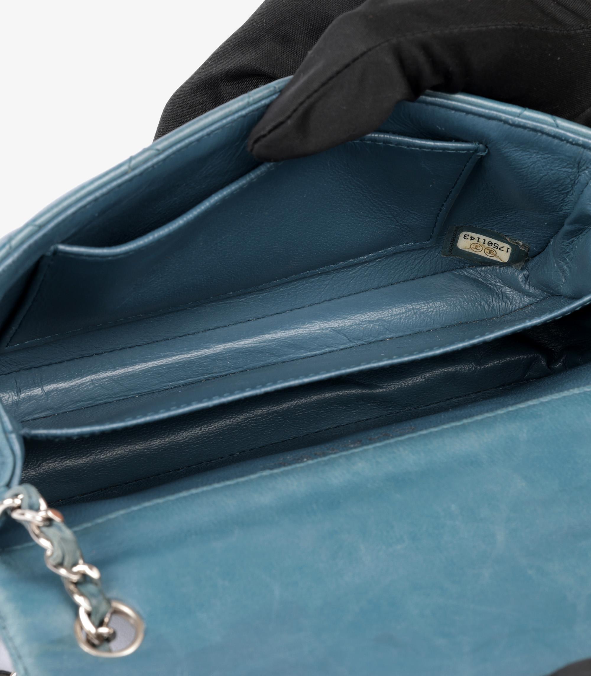Chanel Teal Acolchado Piel de Cordero Envejecida Mini Bolso Rectangular con Solapa en venta 6