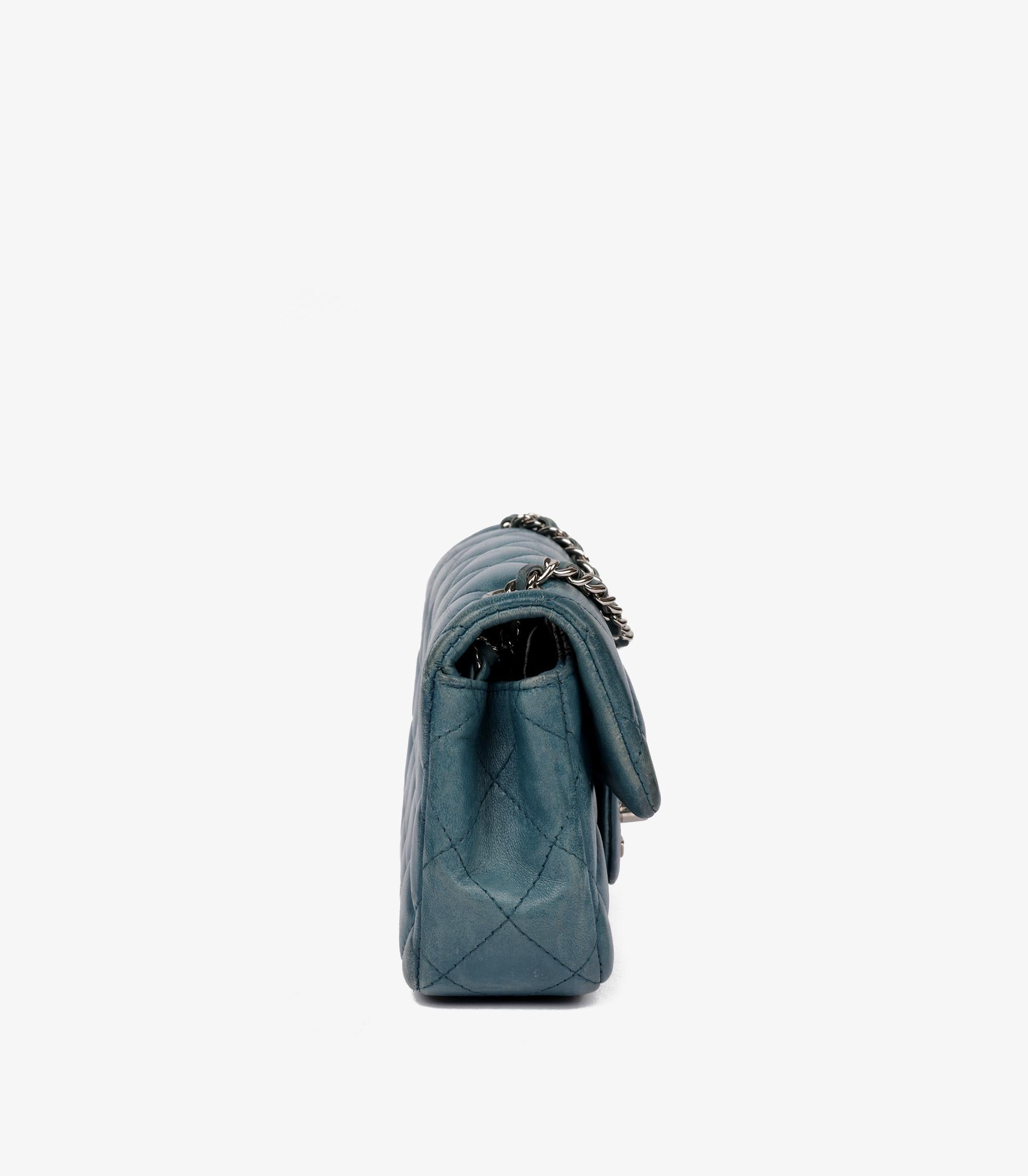 Chanel Teal Acolchado Piel de Cordero Envejecida Mini Bolso Rectangular con Solapa en Excelente estado para la venta en Bishop's Stortford, Hertfordshire
