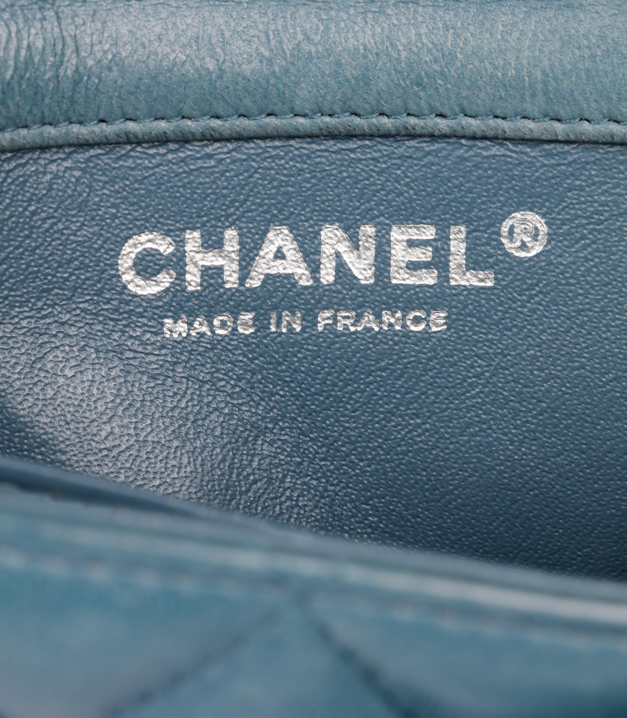 Chanel Teal gesteppt gealtert Lammfell Mini rechteckige Klappe Tasche im Angebot 5