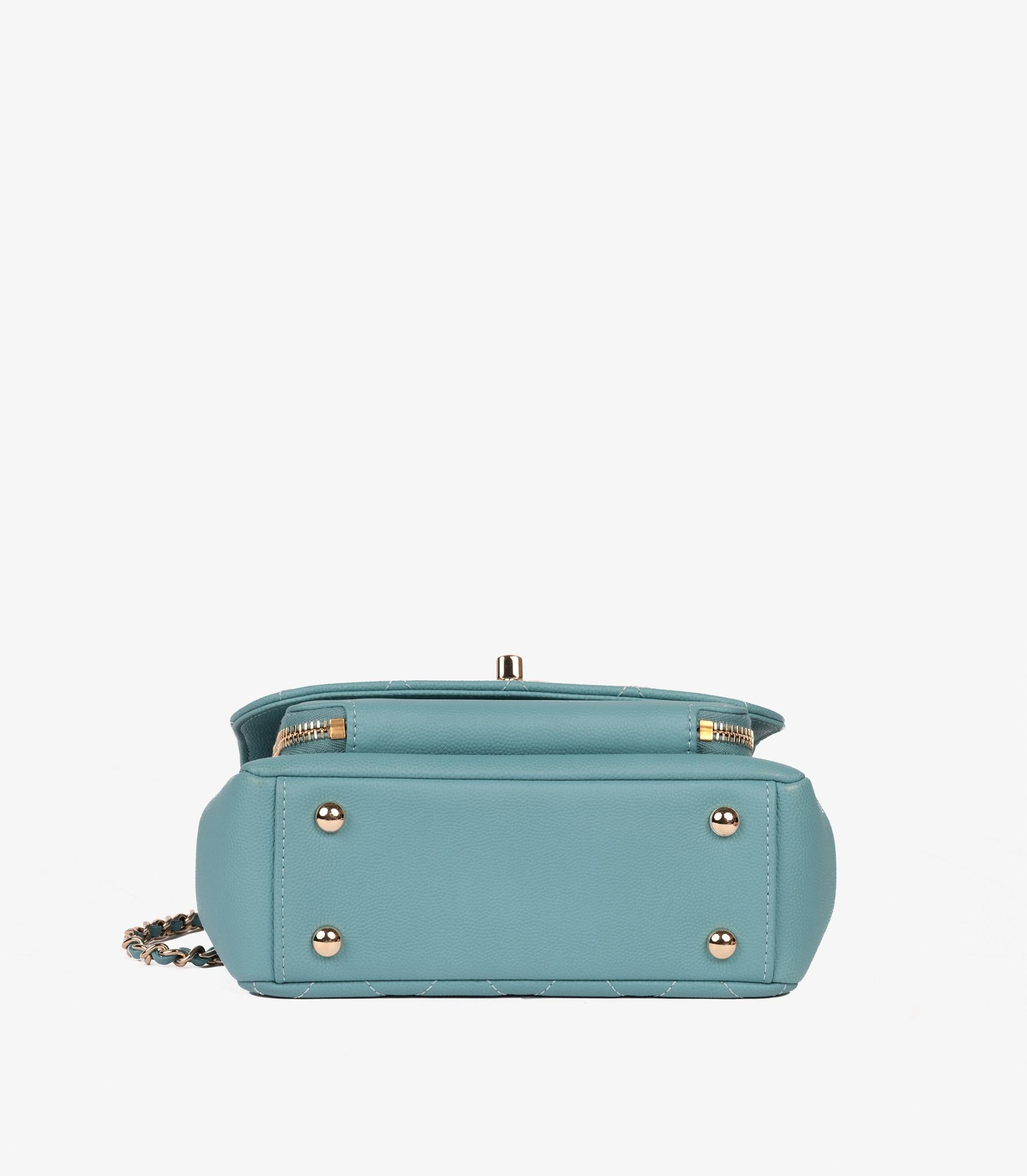 Chanel - Mini sac à rabat Affinity en cuir caviar matelassé Teal en vente 2