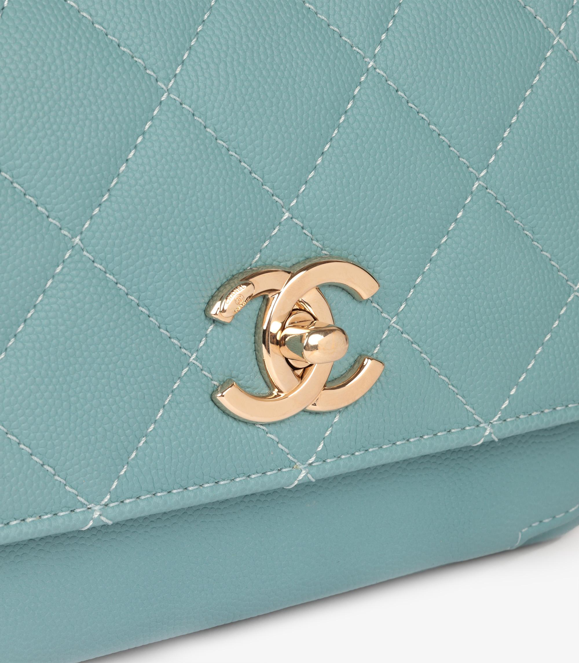Chanel - Mini sac à rabat Affinity en cuir caviar matelassé Teal en vente 3