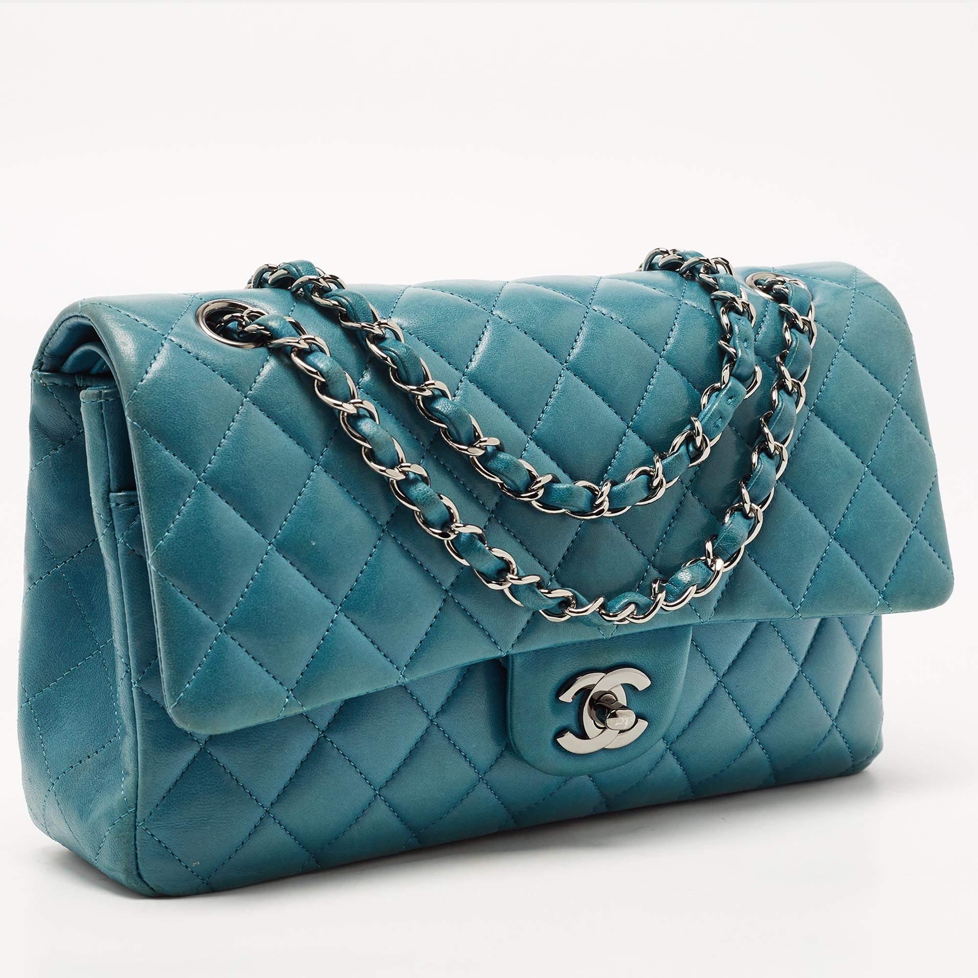 Chanel Teal Quilted Leather Medium Classic Double Flap Bag In Good Condition In Dubai, Al Qouz 2