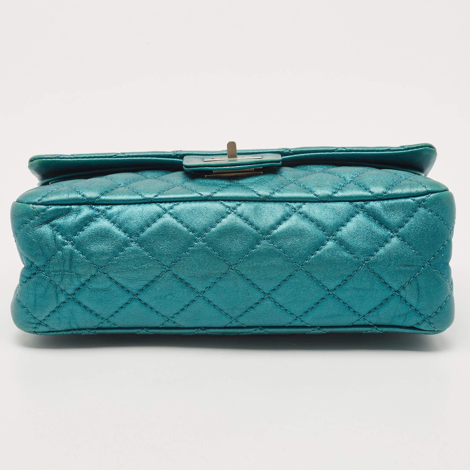 Chanel Teal Quilted Leather Reissue 2.55 Classic 225 Flap Bag In Fair Condition In Dubai, Al Qouz 2