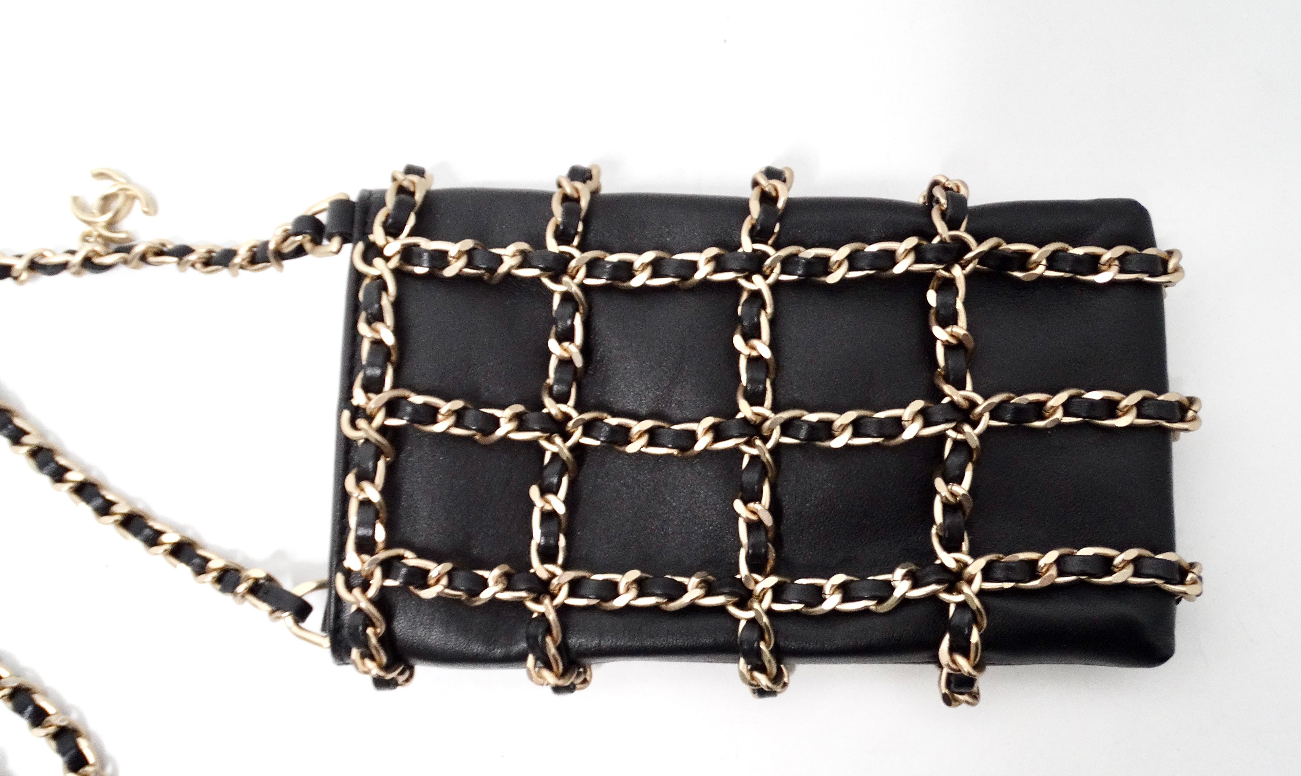 Chanel Tech Me Out Schwarz Lammfell Leder Clutch mit Kette 2020 Damen im Angebot
