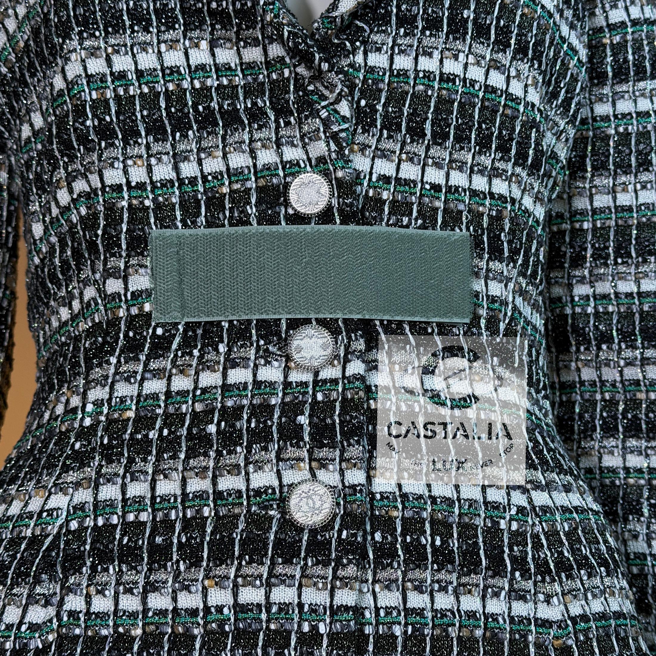 CHANEL Techno-Chic-Jacke mit CC-Juwel-Applikationen 36 FR im Angebot 5