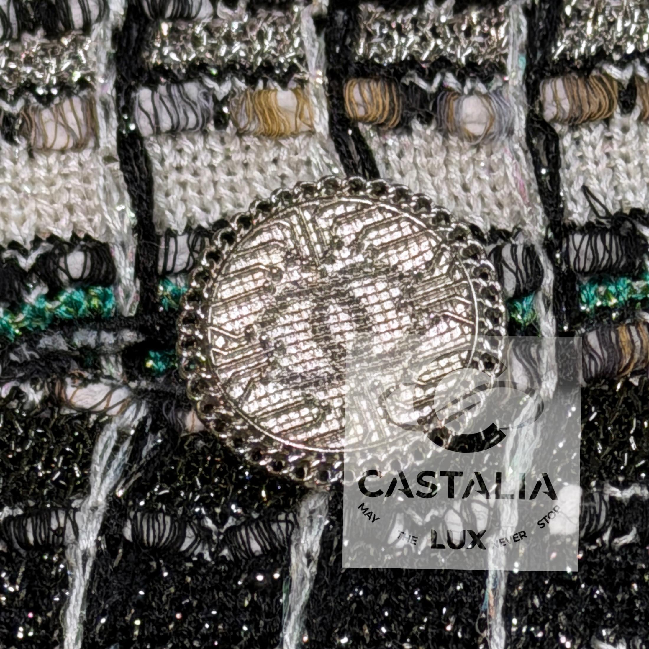 CHANEL Techno-Chic-Jacke mit CC-Juwel-Applikationen 36 FR im Angebot 7