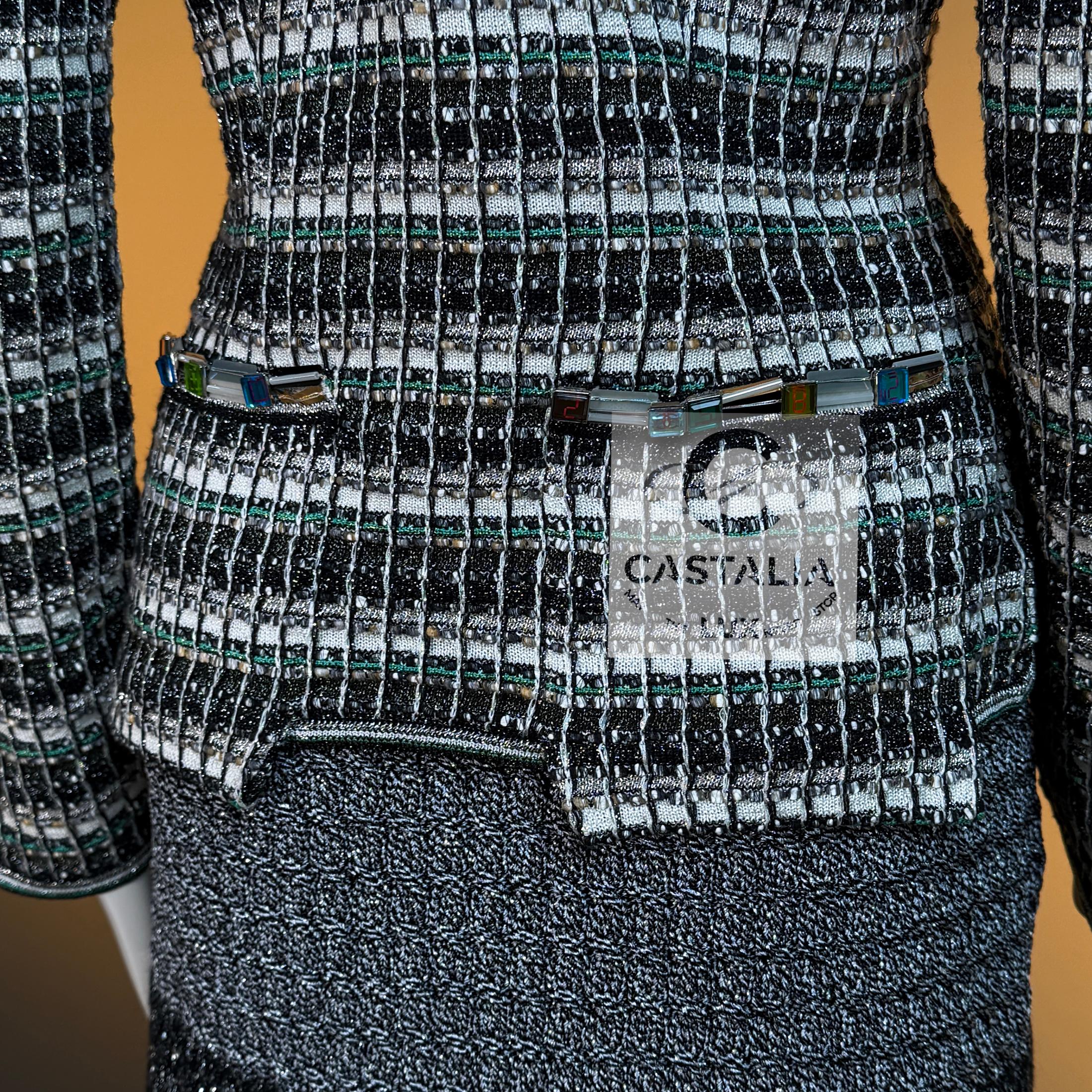 CHANEL Techno-Chic-Jacke mit CC-Juwel-Applikationen 36 FR im Angebot 11