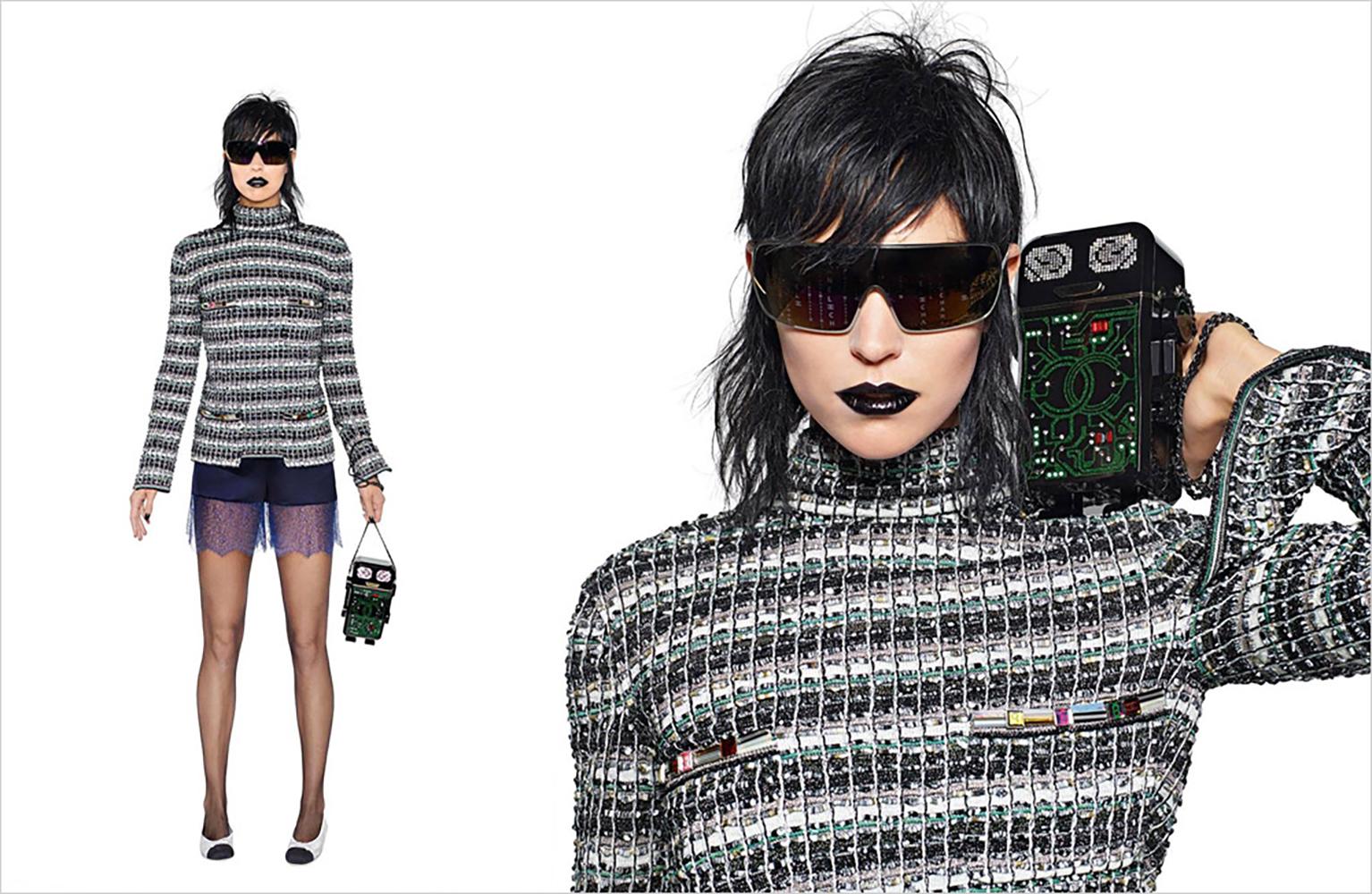 Noir Chanel Techno-Chic Jacket with CC Jewel Appliqués 36 FR en vente