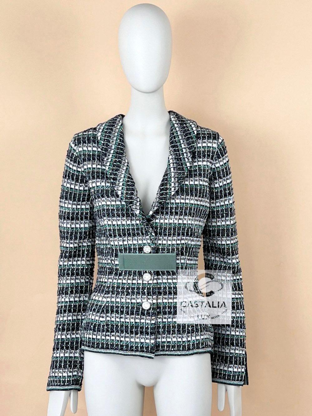 Chanel Techno-Chic Jacket with CC Jewel Appliqués 36 FR en vente 2