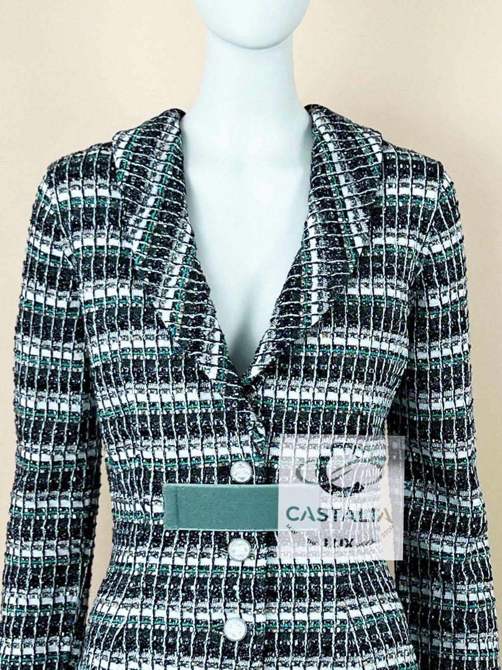 Chanel Techno-Chic Jacket with CC Jewel Appliqués 36 FR en vente 3