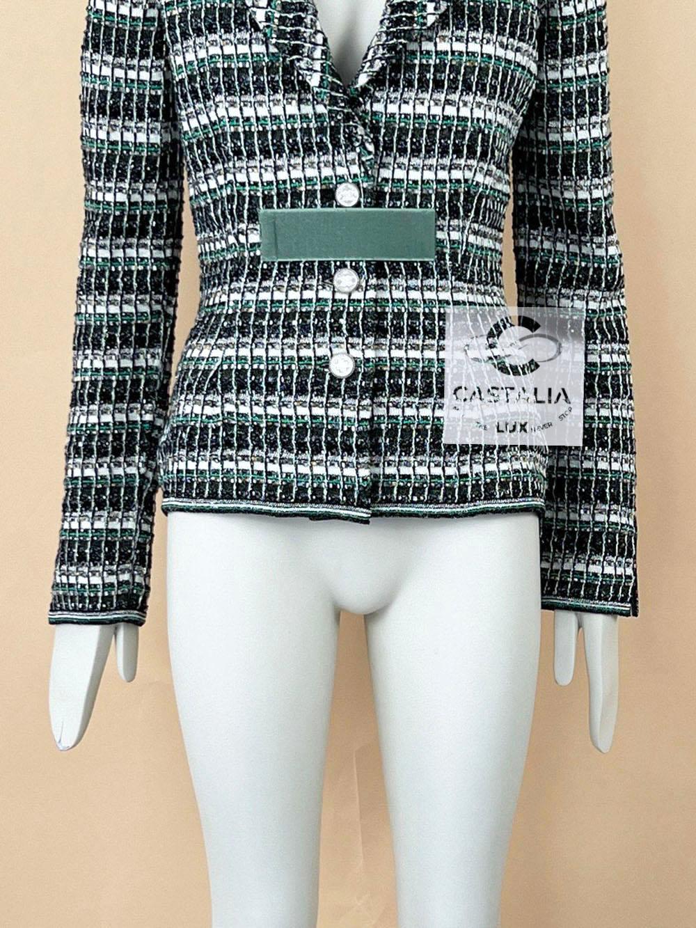 Chanel Techno-Chic Jacket with CC Jewel Appliqués 36 FR en vente 4