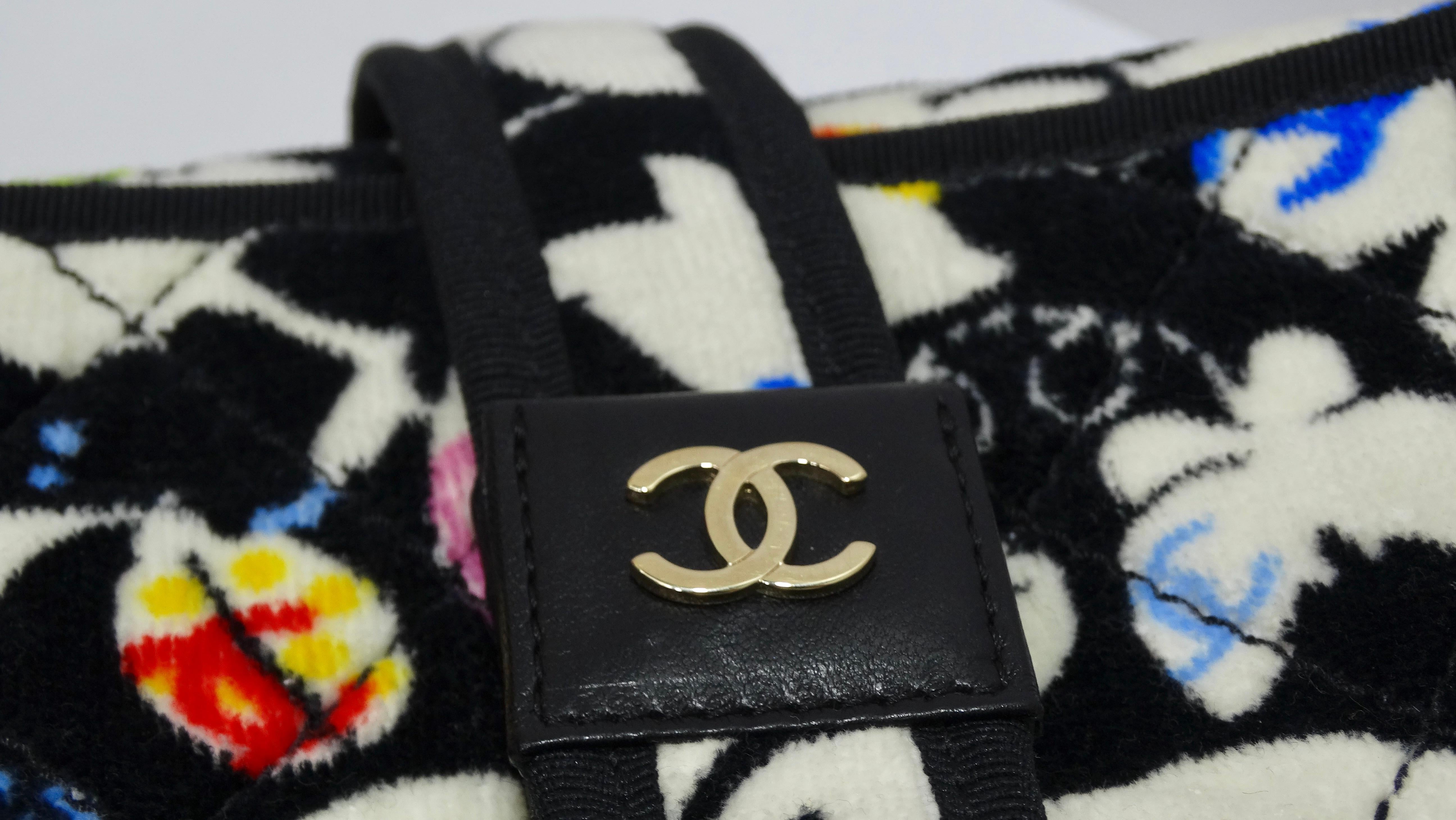 Chanel Terry Cotton Baby Animal Printed Diaper Bag & Pad In Good Condition In Scottsdale, AZ