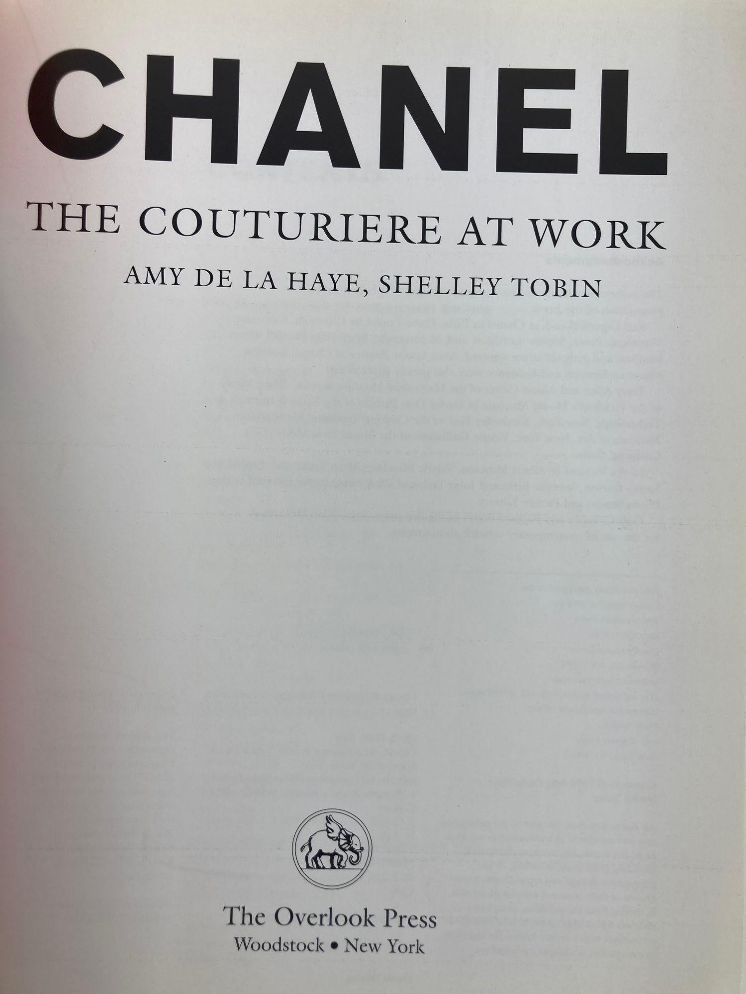 20th Century Chanel: The Couturiere at Work Book 1996 1st US Ed. by Amy De la Haye For Sale