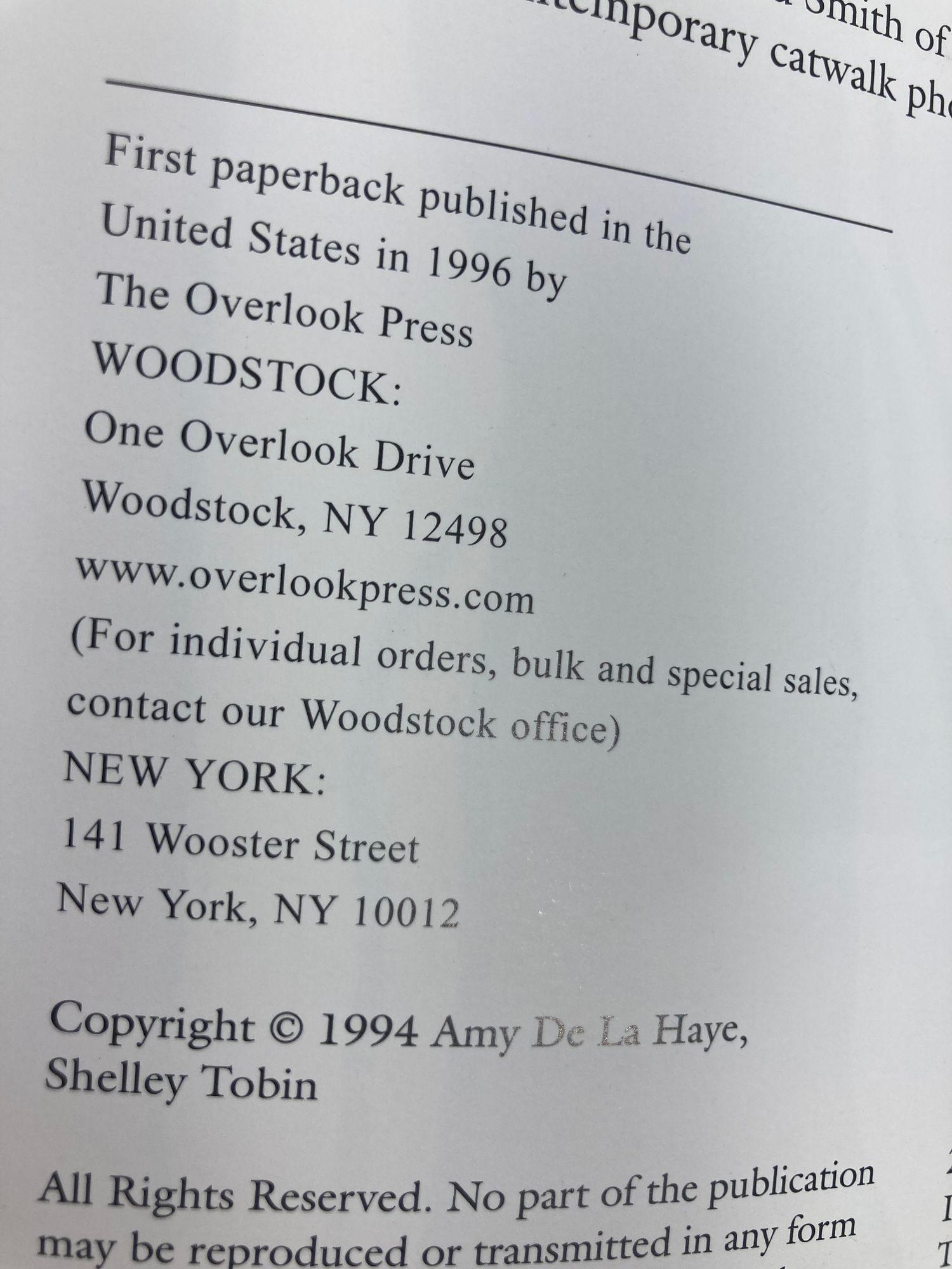 Chanel: The Couturiere at Work Book 1996, 1. US-Ausgabe von Amy De la Haye im Angebot 1