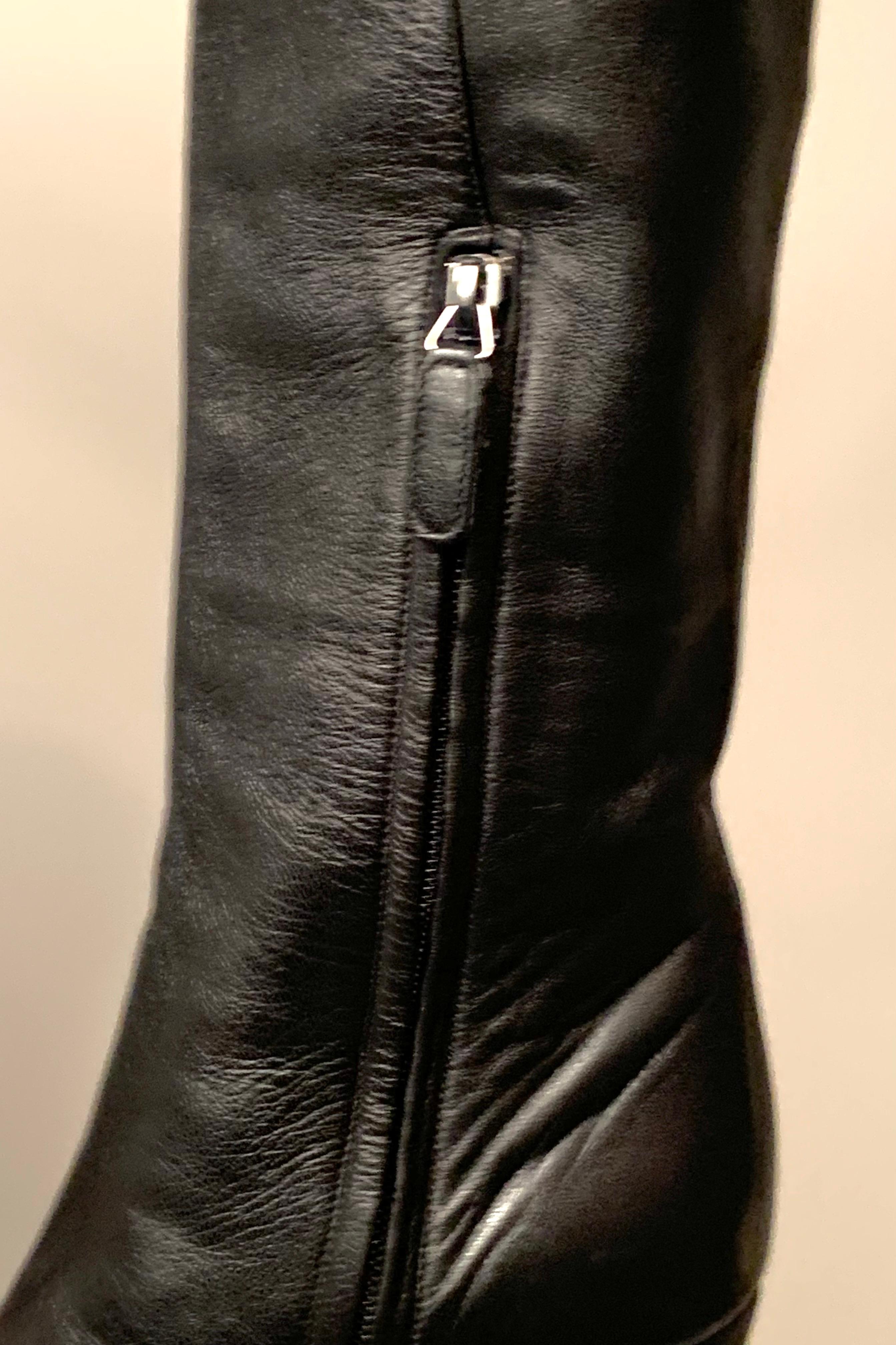 Chanel Oberschenkelhohe schwarze Lederstiefel  Größe 36 im Zustand „Hervorragend“ im Angebot in New Hope, PA