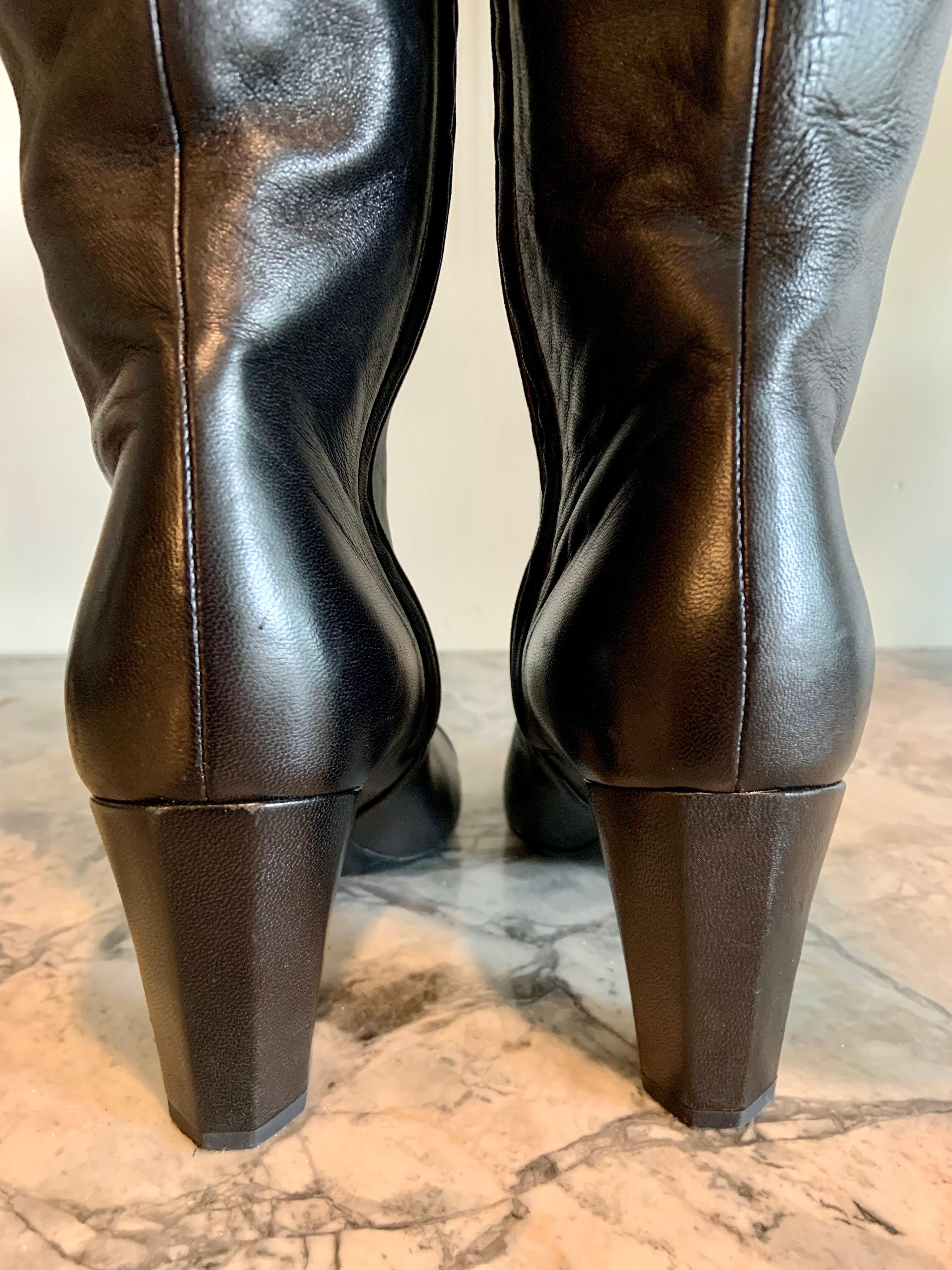 Chanel Oberschenkelhohe schwarze Lederstiefel  Größe 36 im Angebot 1