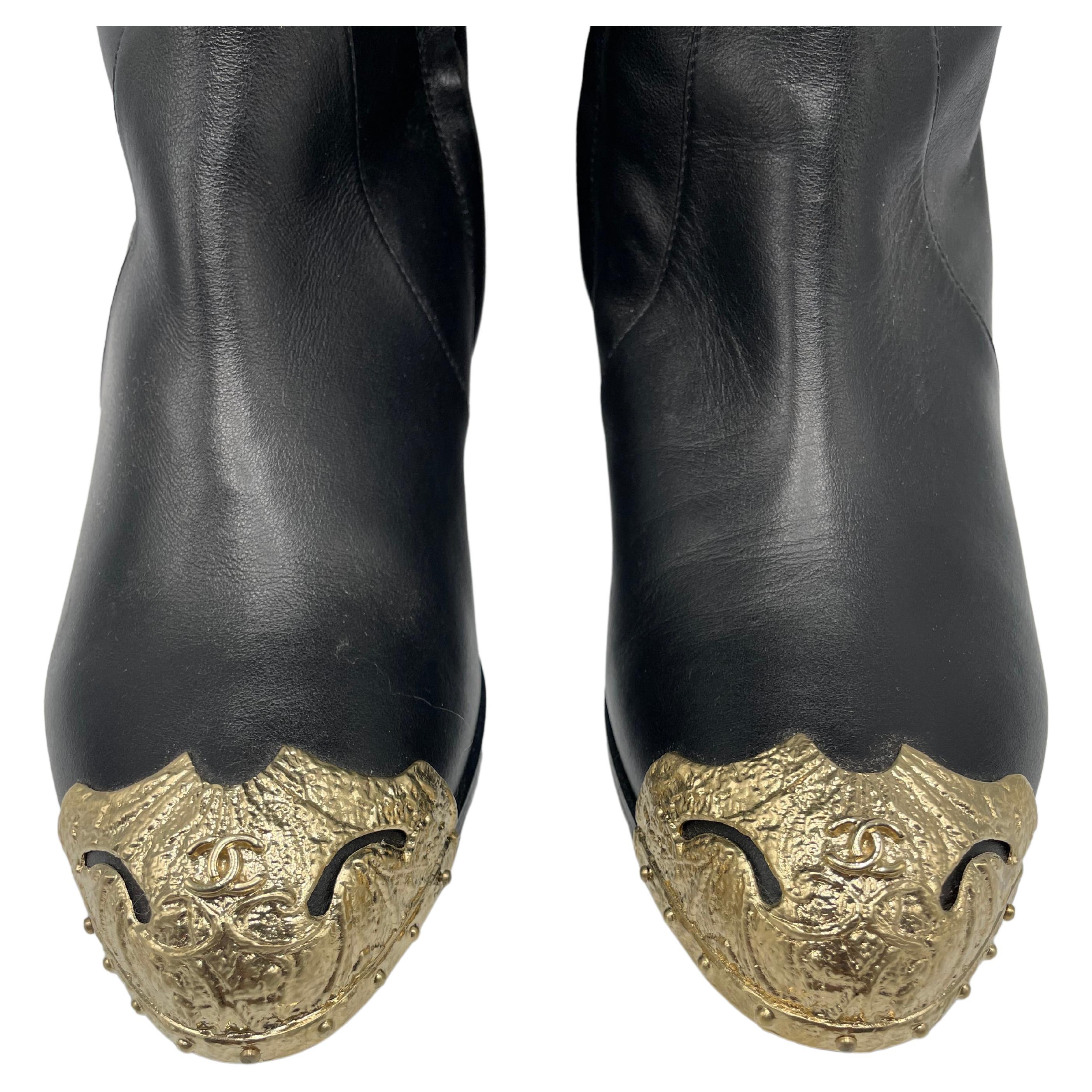 Chanel Oberschenkelhohe Stiefel Paris-Dallas Größe 40 im Angebot 3