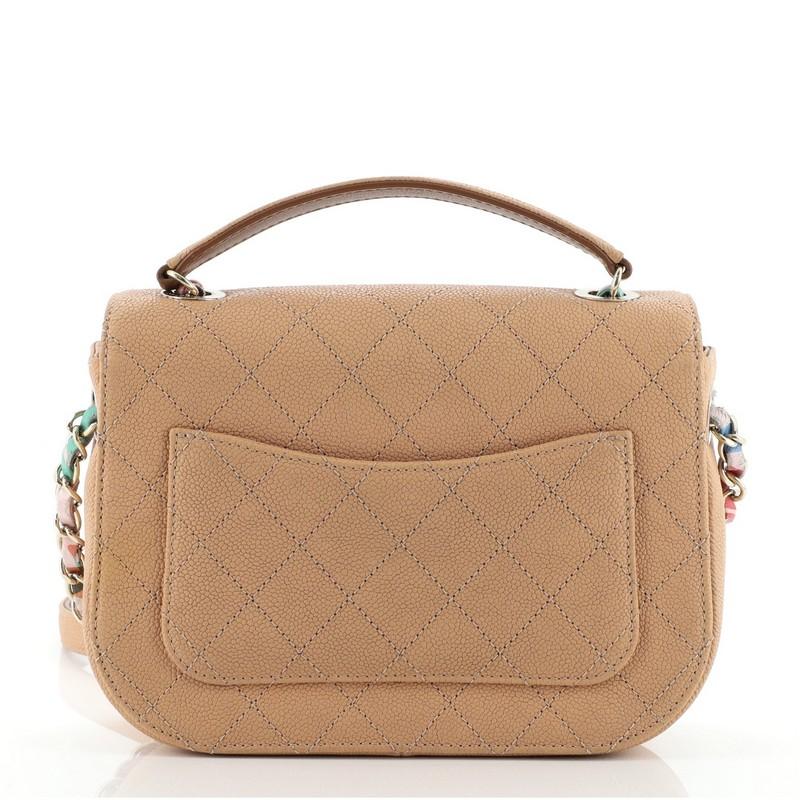 Chanel Faden um Klappe Tasche gesteppt Kaviar klein im Zustand „Gut“ in NY, NY