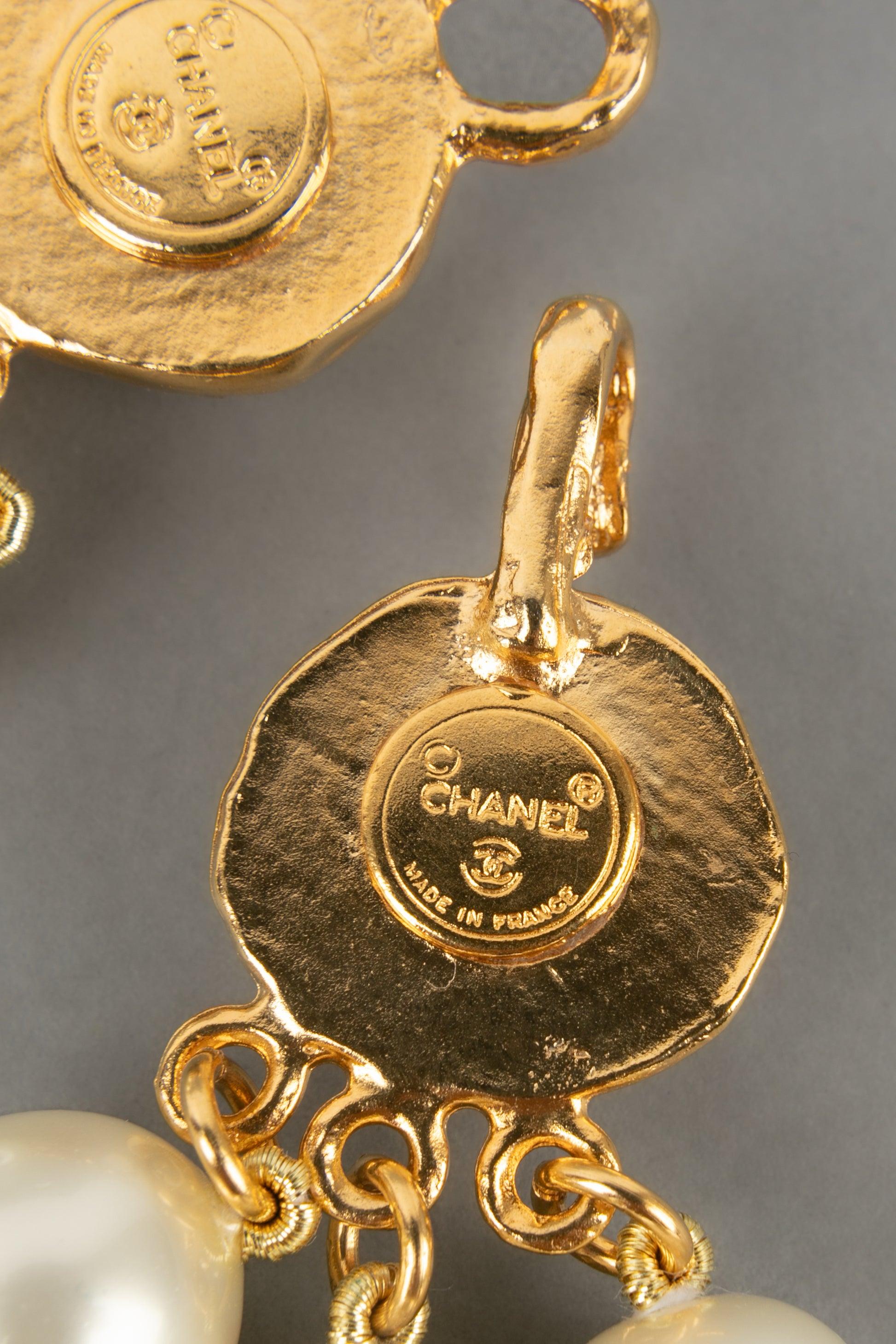 Chanel Three-Row Necklace with Costume Pearls Assembled with Knotw, 1990s In Excellent Condition In SAINT-OUEN-SUR-SEINE, FR