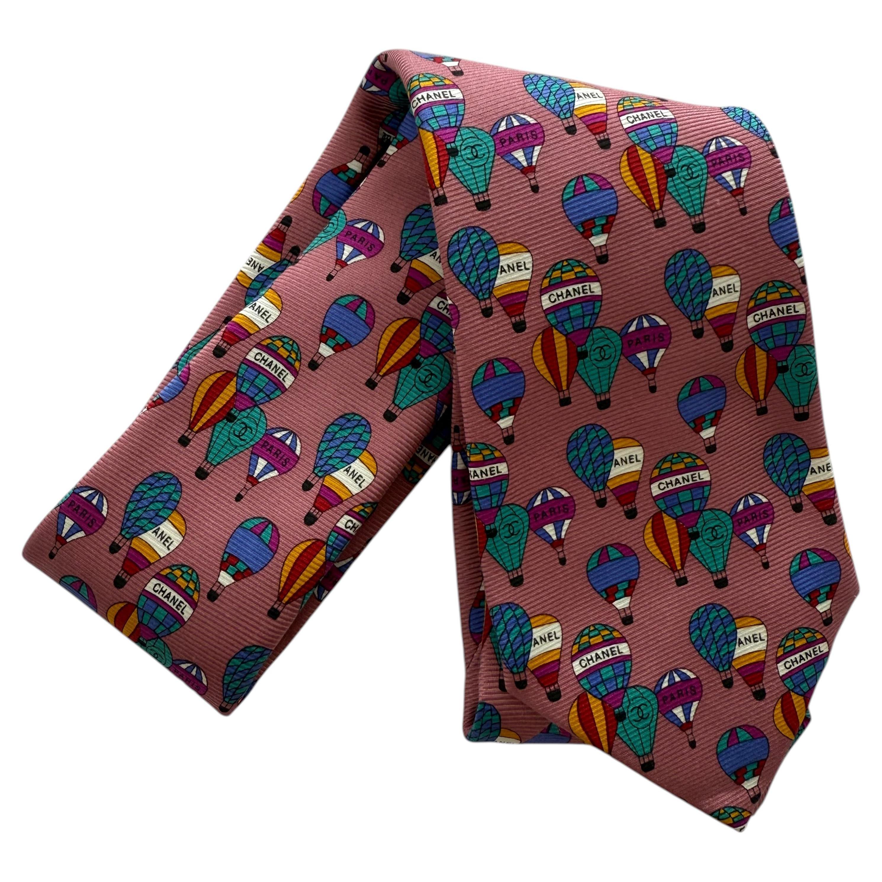 Corbata de Chanel en perfecto estado, como nueva