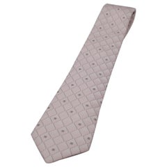 Chanel tie in pink silk.