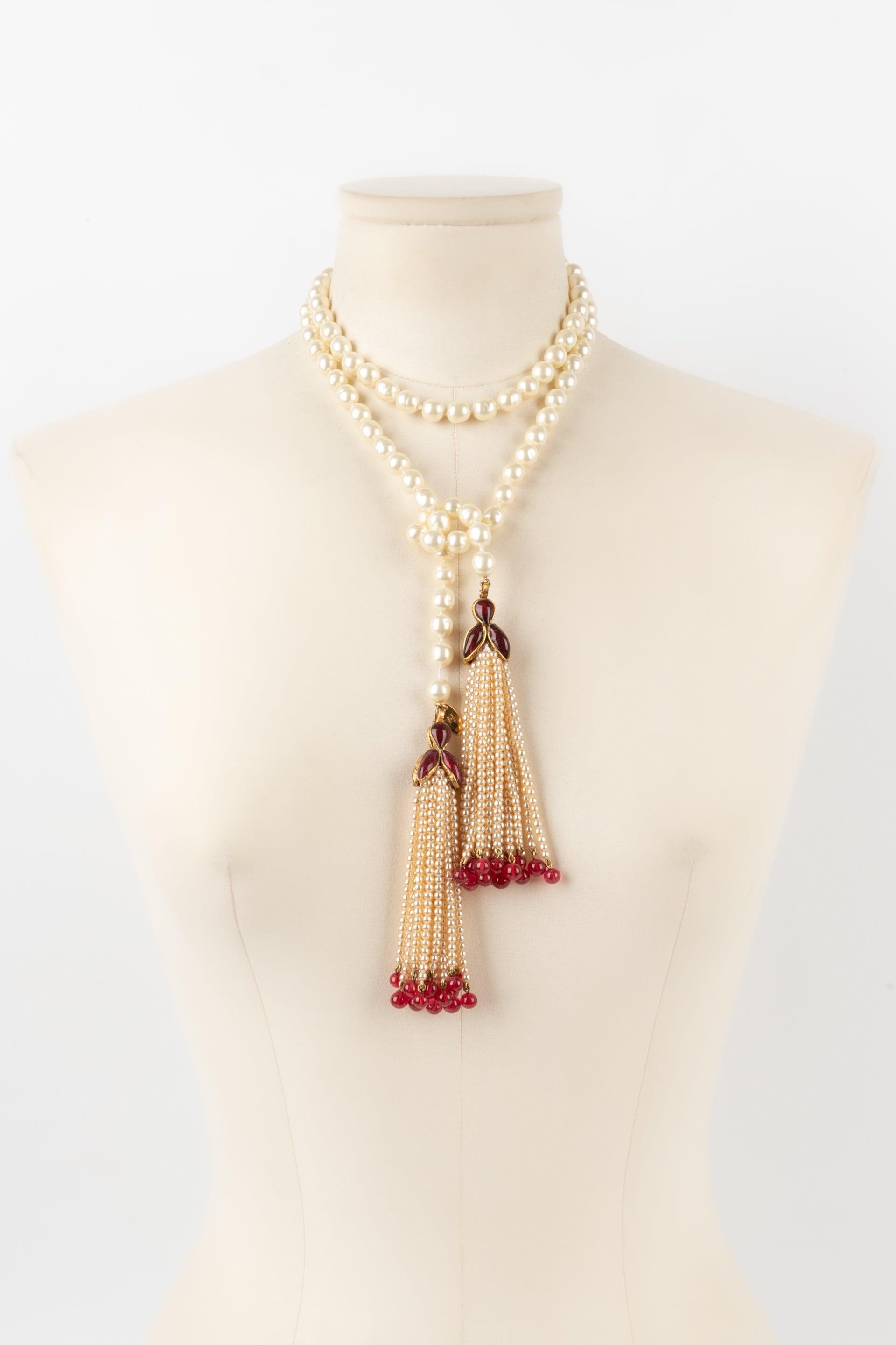 Chanel Tie Necklace with Knot Assembled Costume Pearls, 1983 In Excellent Condition For Sale In SAINT-OUEN-SUR-SEINE, FR