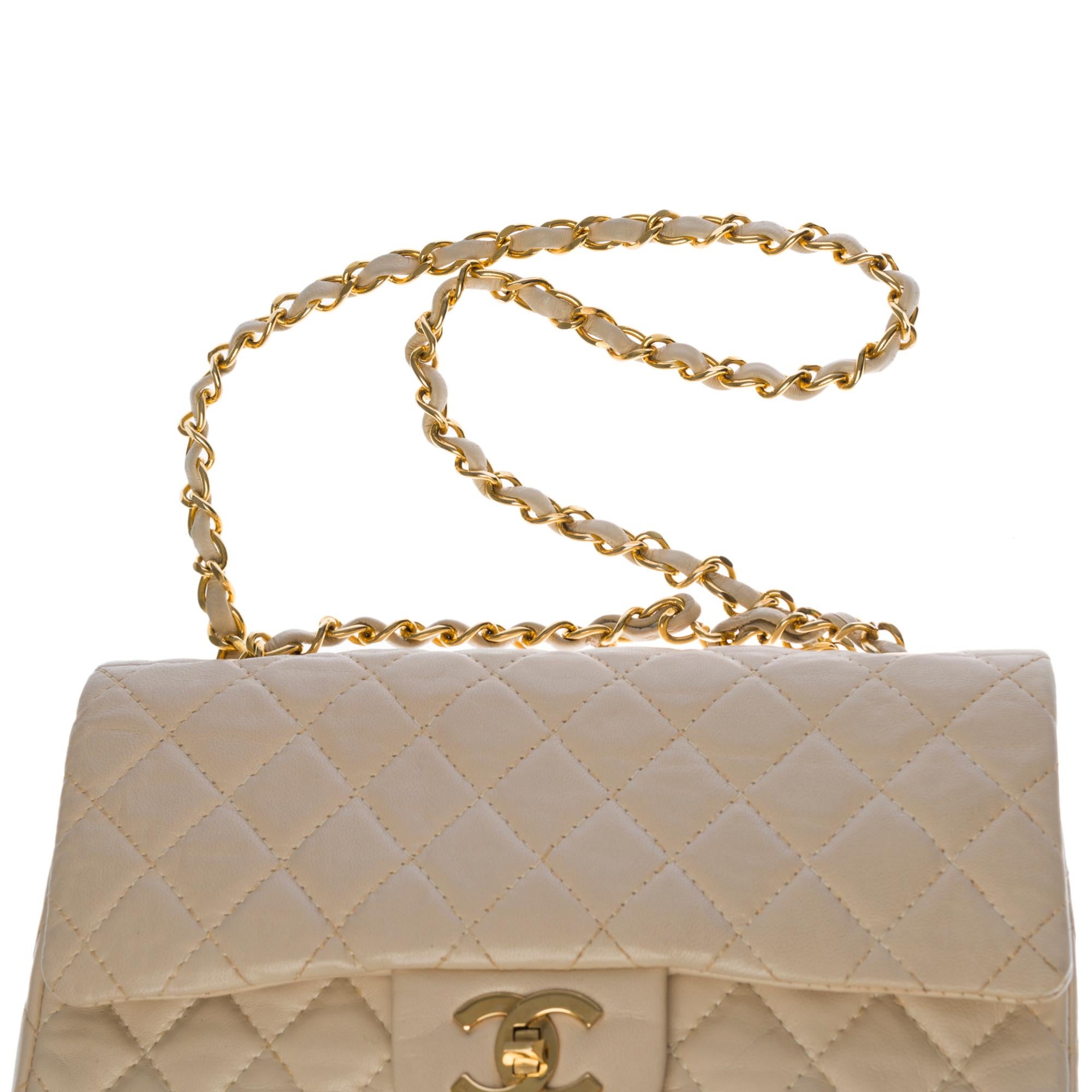 Chanel Timeless 22cm double flap Shoulder bag in beige quilted lambskin, GHW In Good Condition In Paris, IDF
