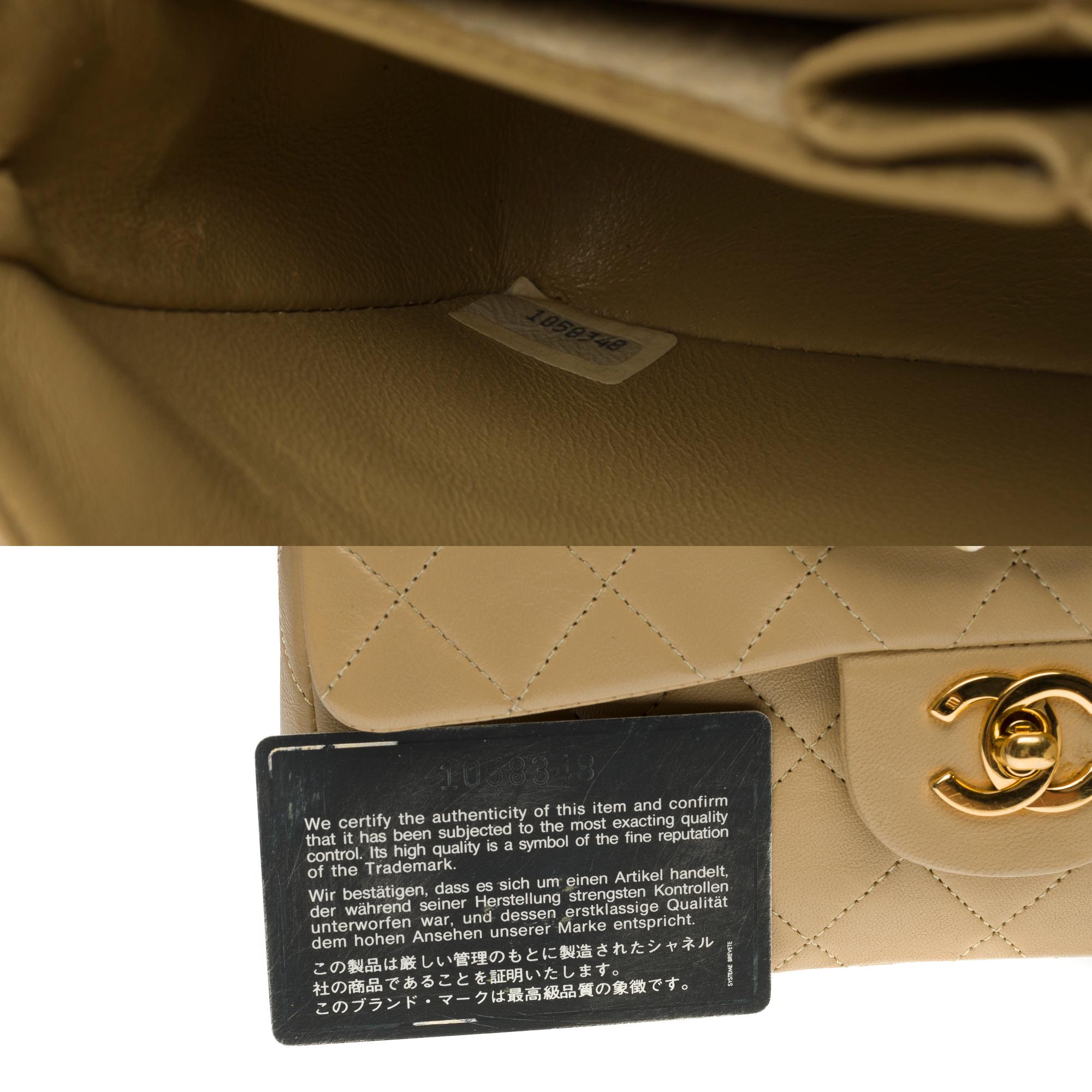 Chanel Timeless 23 cm double flap shoulder bag in beige quilted lambskin, GHW In Good Condition In Paris, IDF