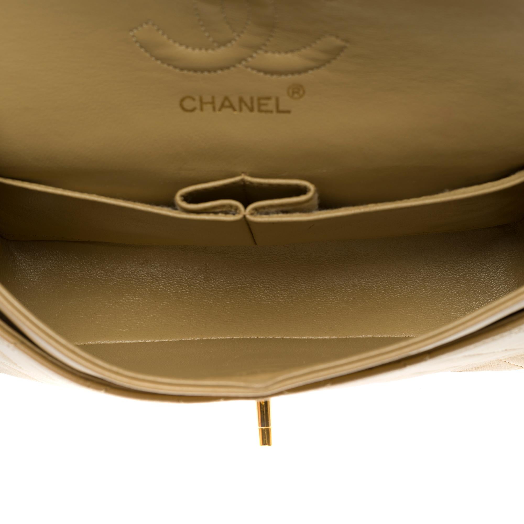 Women's Chanel Timeless 23 cm double flap shoulder bag in beige quilted lambskin, GHW